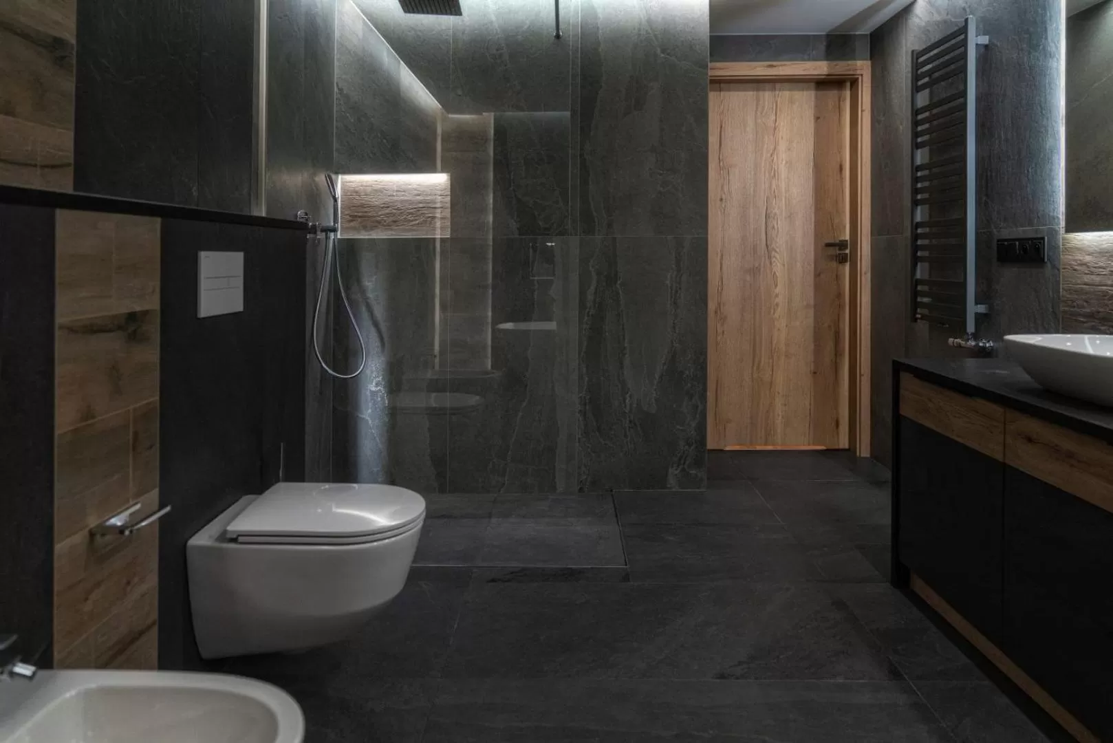 Shower in Hotel META Resort & Vine SPA