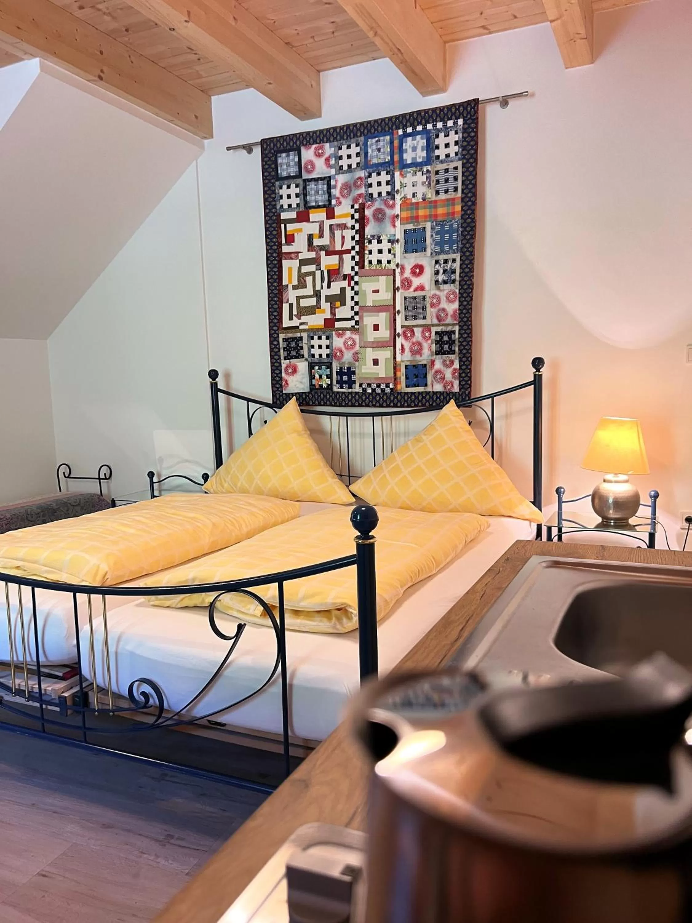 Kitchen or kitchenette, Bed in Sunhill Appartments, klimatisiert