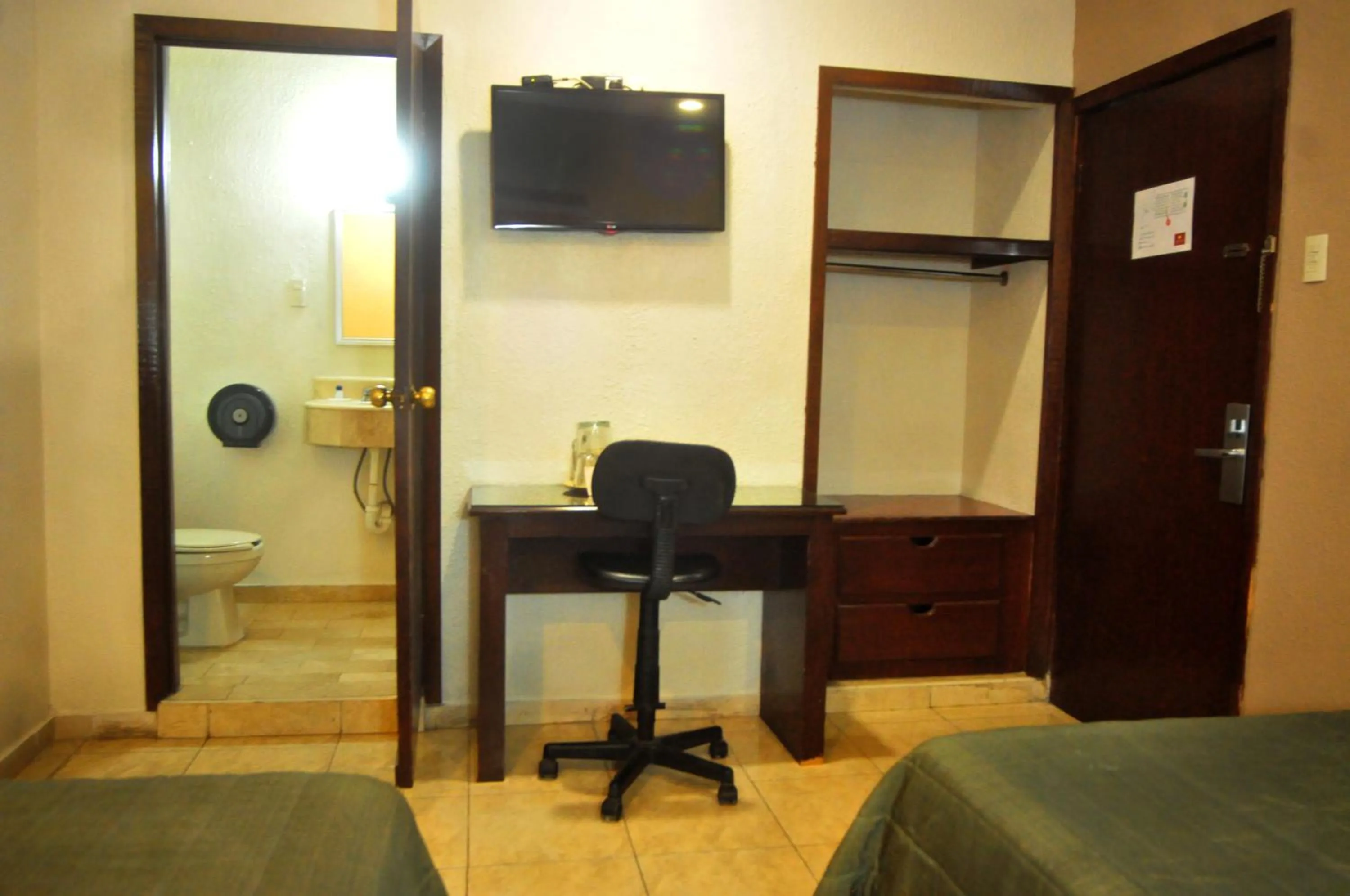 Bedroom, Bed in Hotel America Palacio