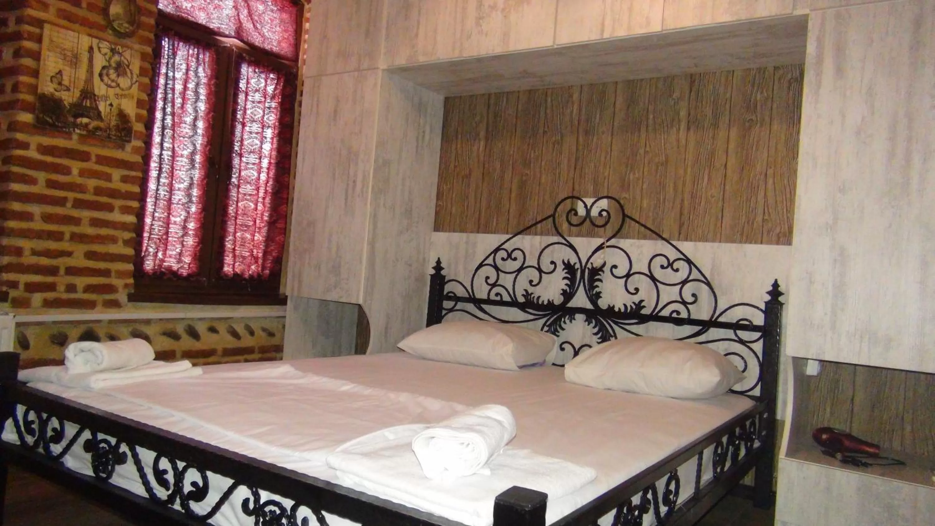 Bed in Old House in Sighnaghi
