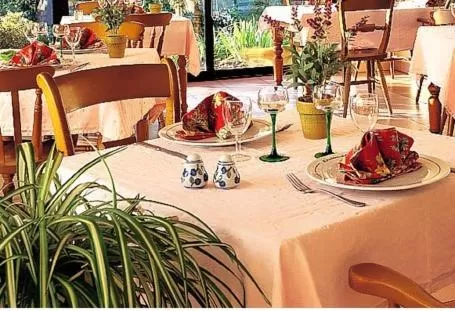 Restaurant/places to eat in L'Hôtel des Bords de L'ill