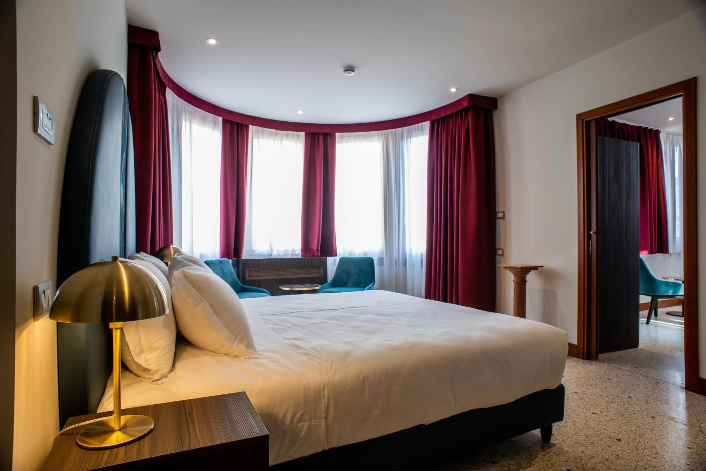 Photo of the whole room, Bed in Palazzina Fortuny