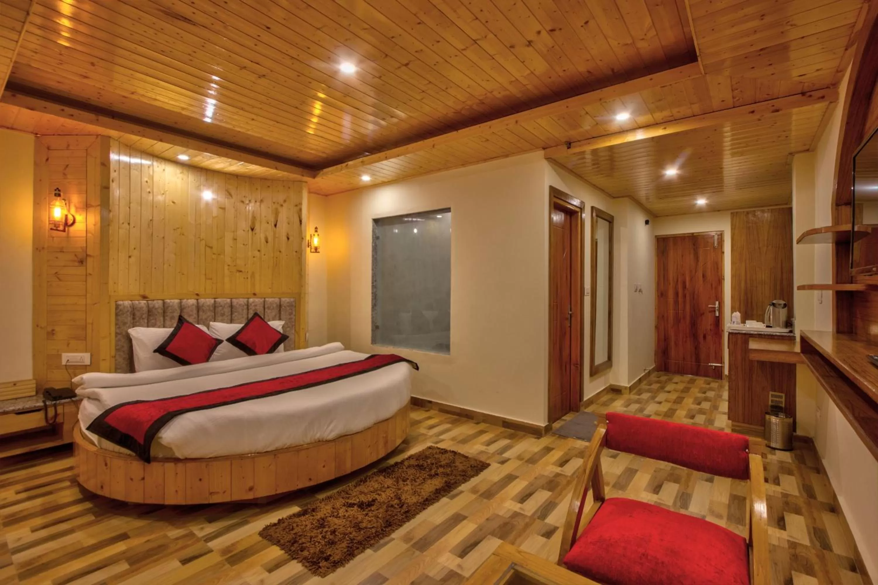 Bedroom, Bed in Snow City's Montana Blues Resort Manali - Heated & Air-Cooled Stay