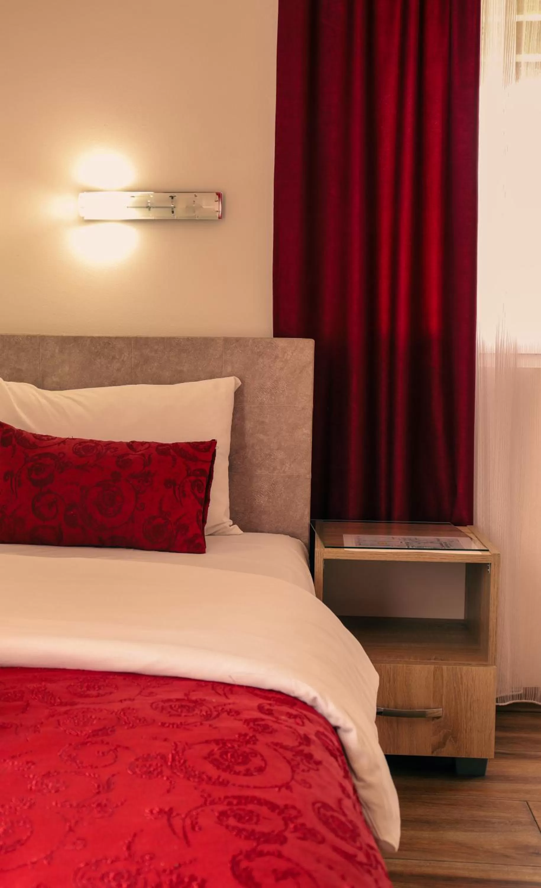 Bed in Restoran & Motel Manjež