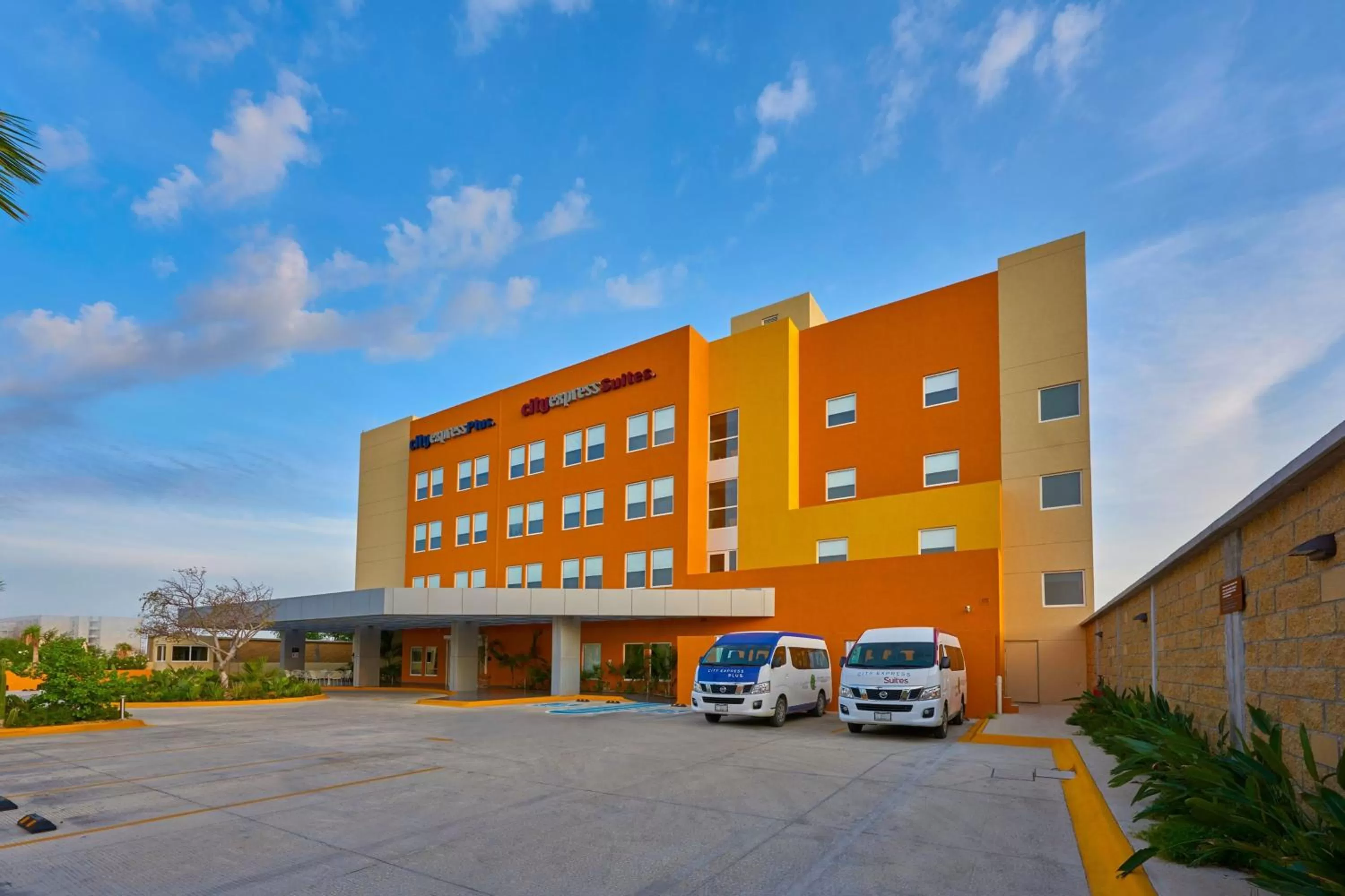 Property building in City Express Plus by Marriott Cabo San Lucas