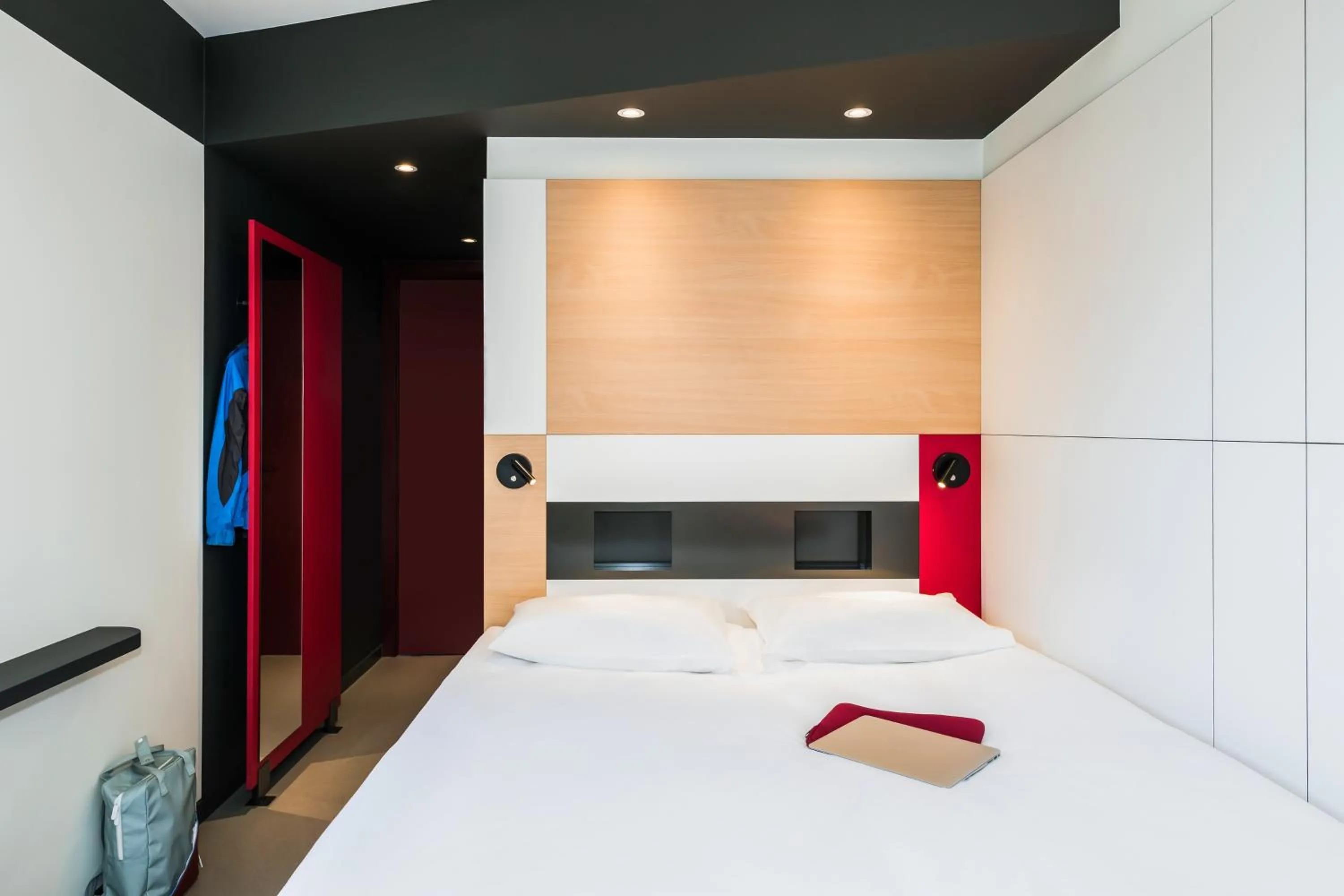 Spring, Bed in ibis Budget Knokke
