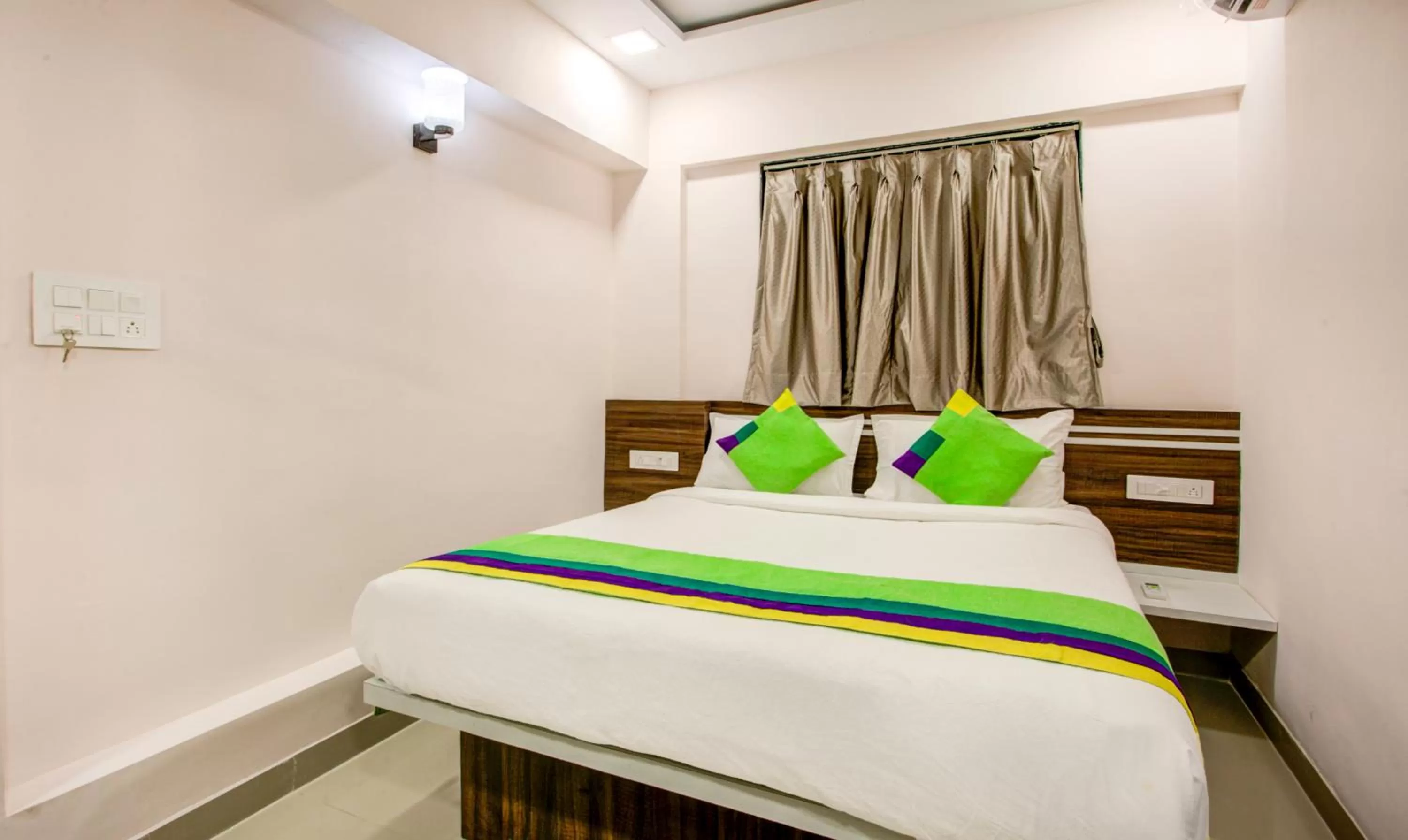 Bedroom, Bed in Treebo Kings Inn Vashi
