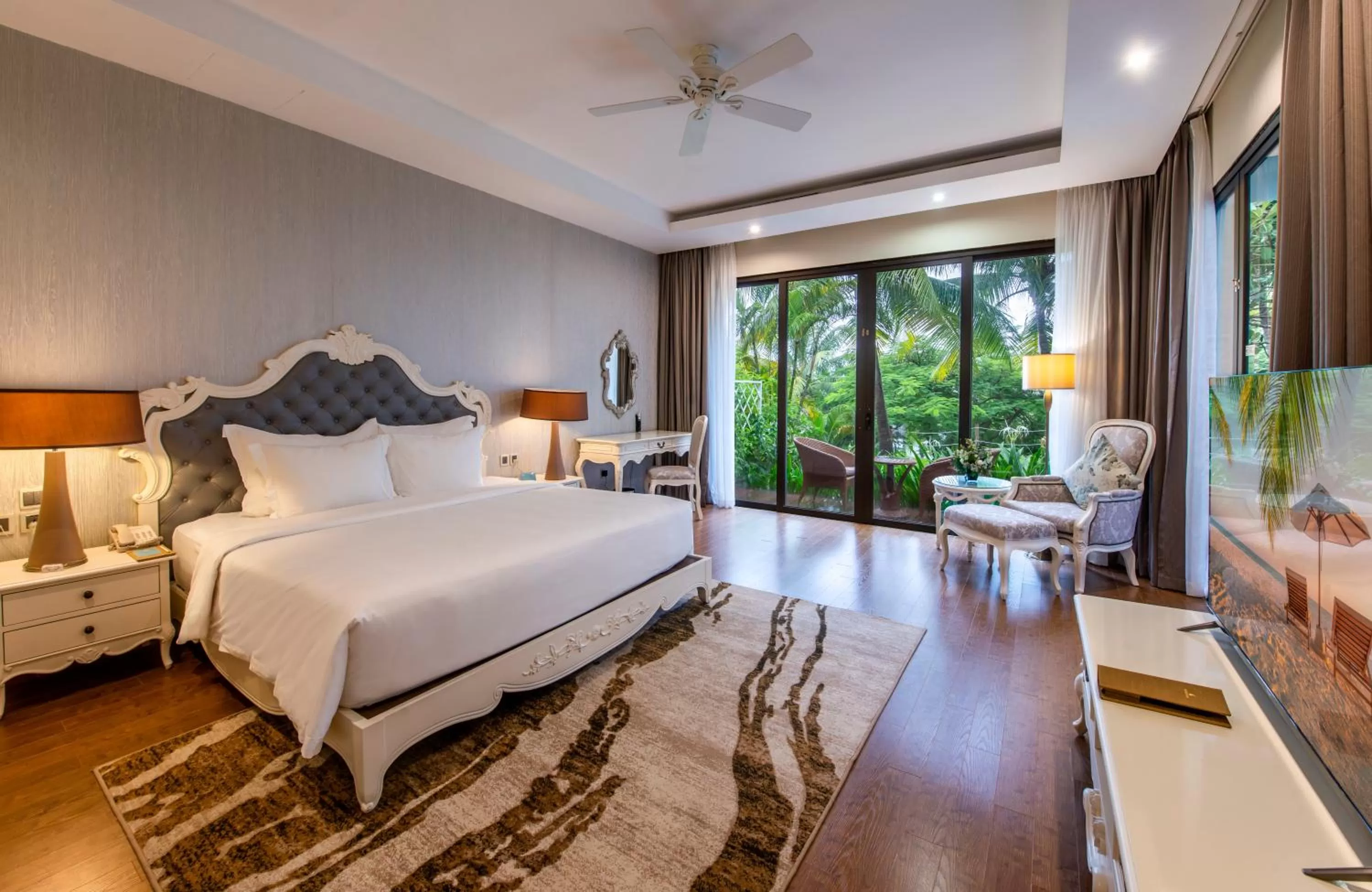 Bedroom, Bed in Vinpearl Resort & Spa Nha Trang Bay