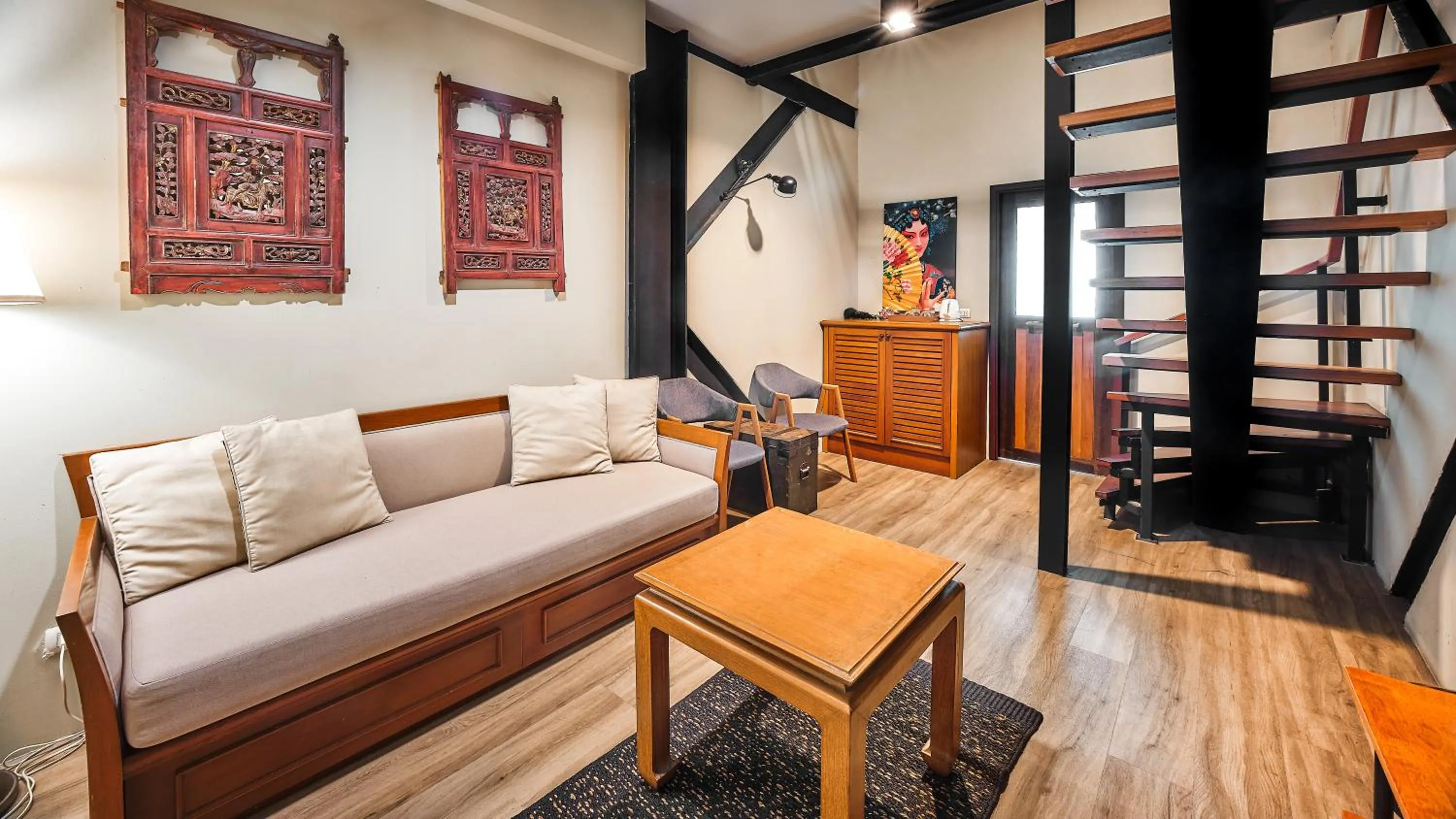 Living room in Prince Theatre Heritage Stay Hostel - Silom