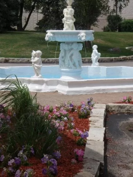 Facade/entrance in Chateau Hotel and Conference Center