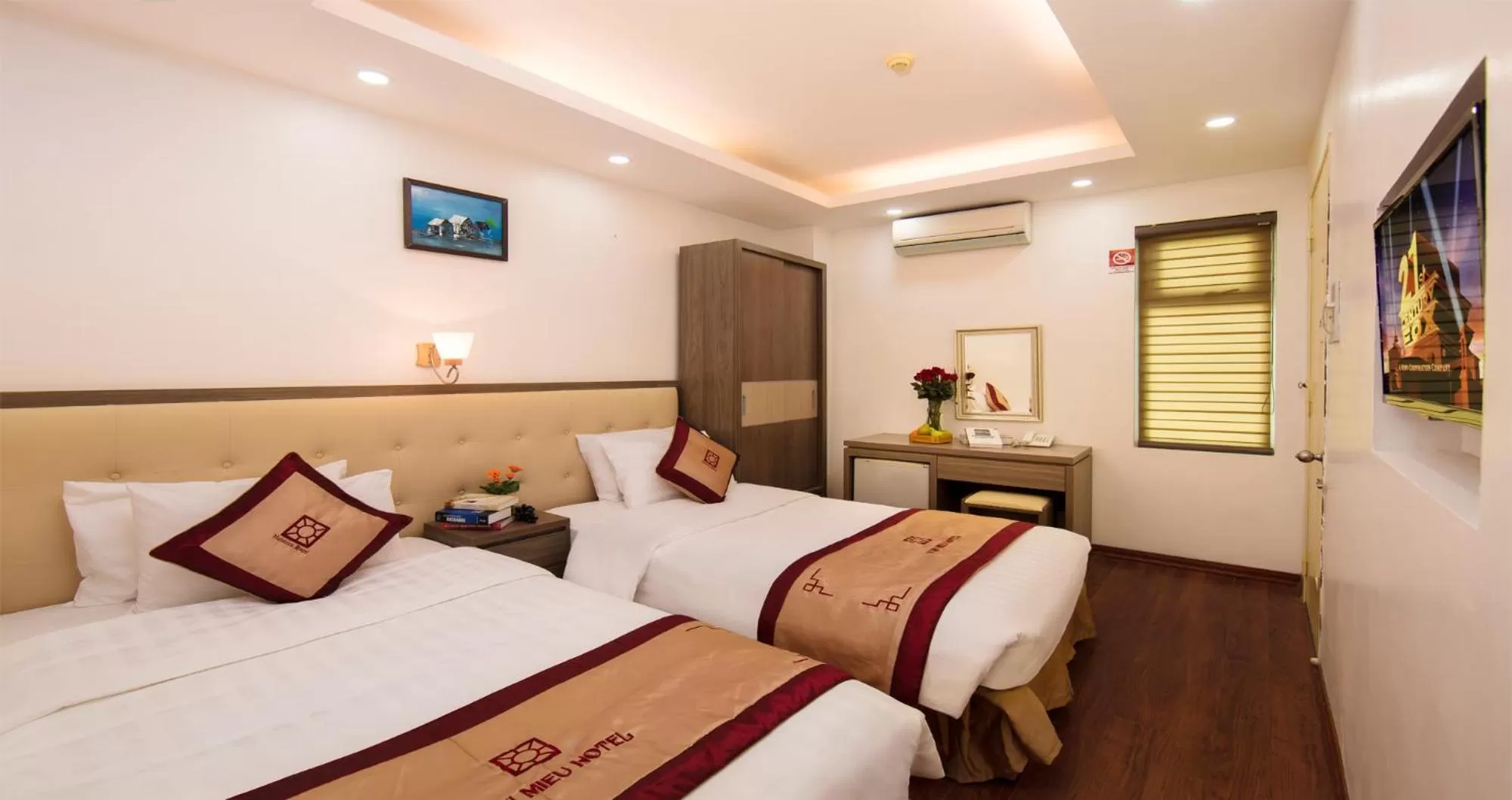 Photo of the whole room, Bed in Van Mieu Hotel