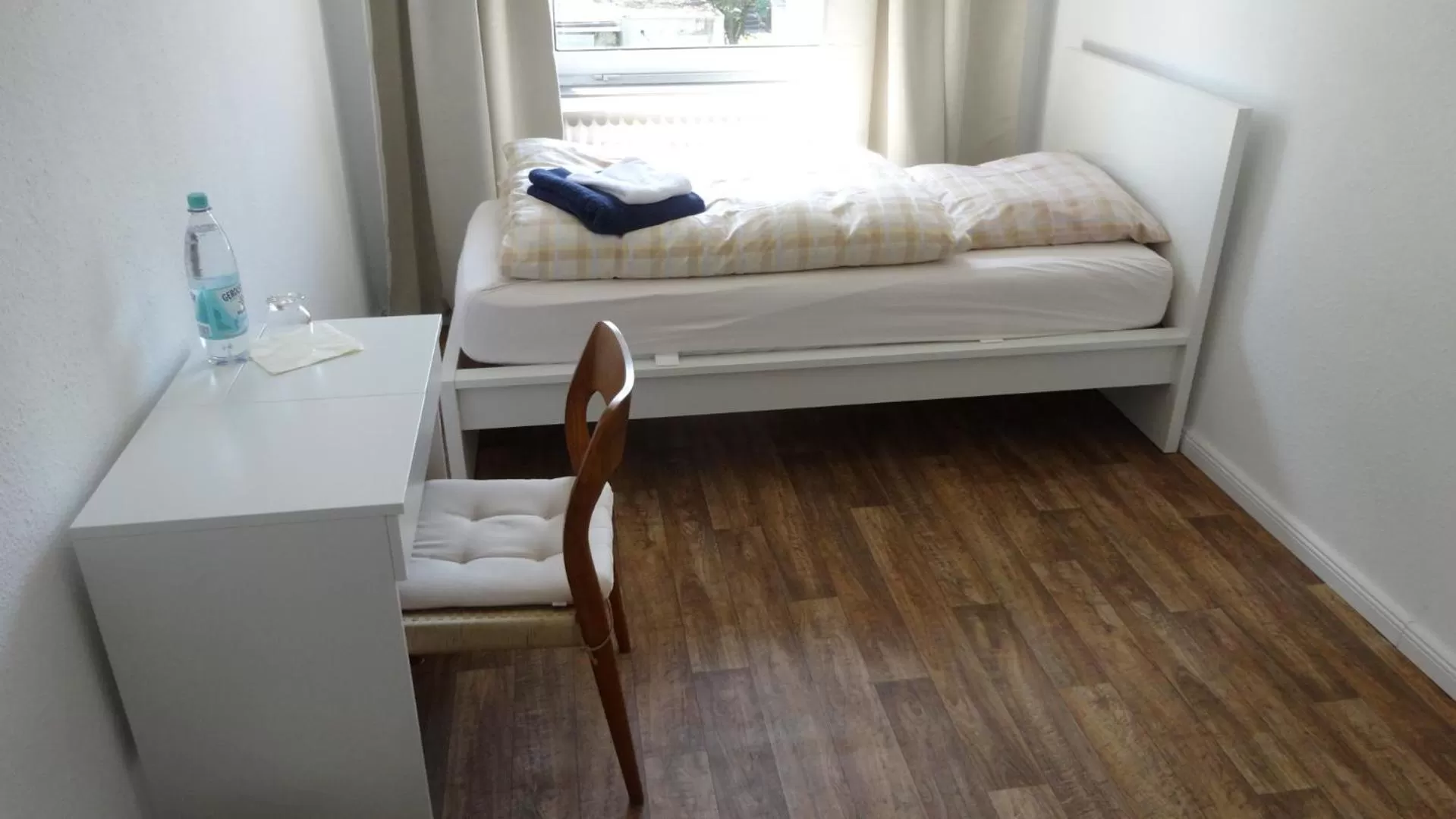 Photo of the whole room, Bed in Private Room with Breakfast