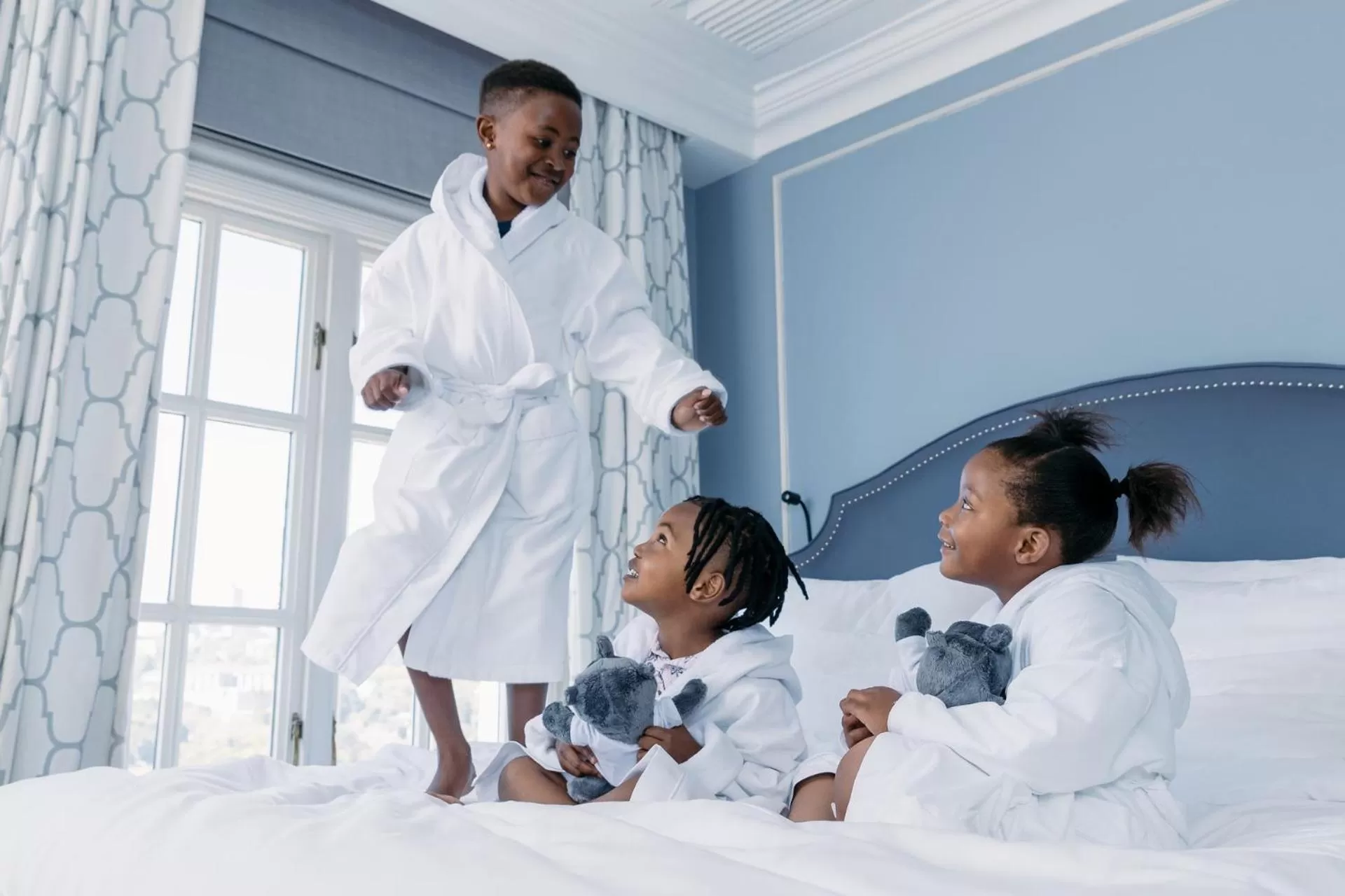 Family, Bed in Four Seasons Hotel The Westcliff