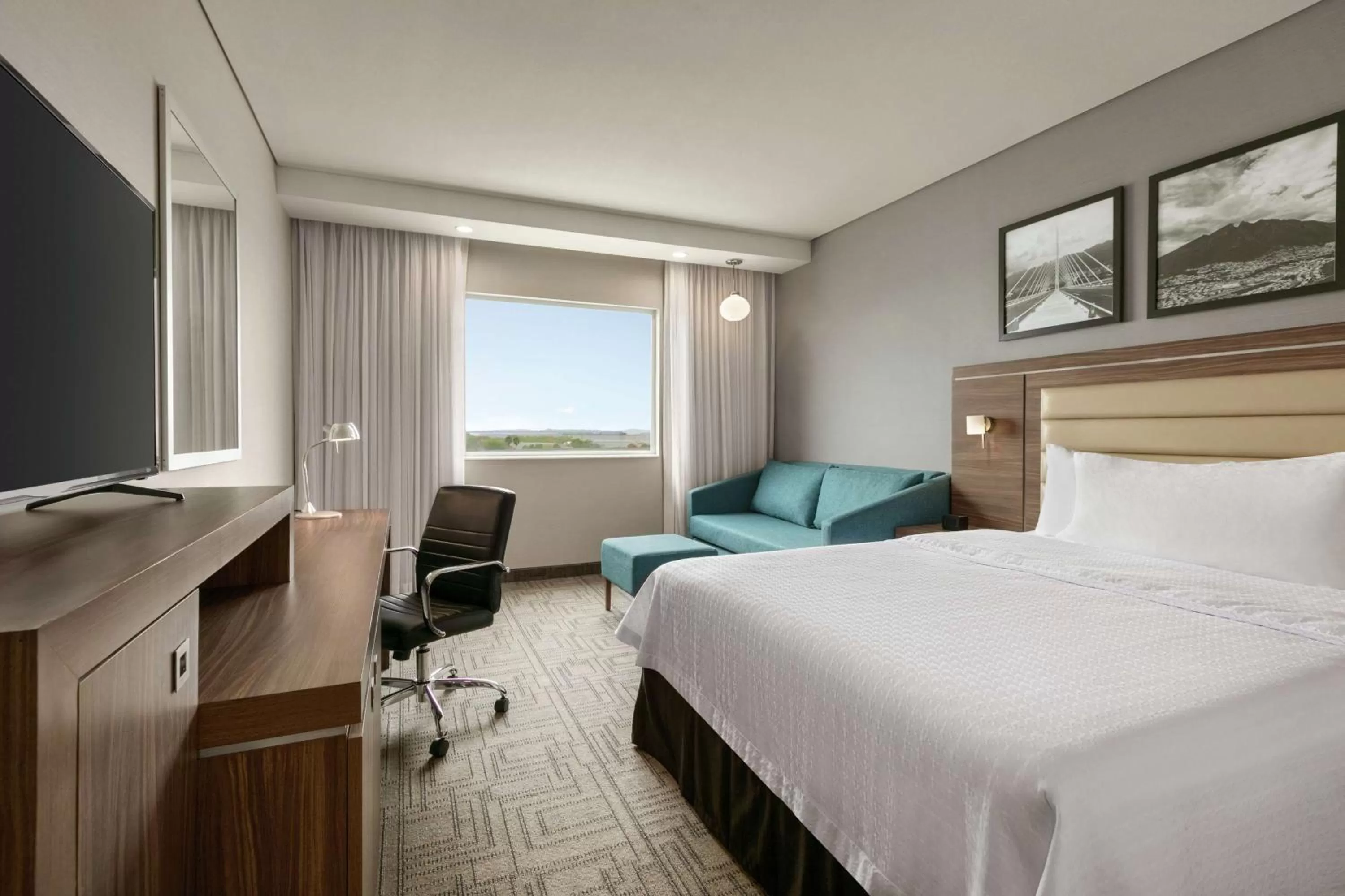 Bedroom, Bed in Hampton Inn By Hilton Monterrey Apodaca