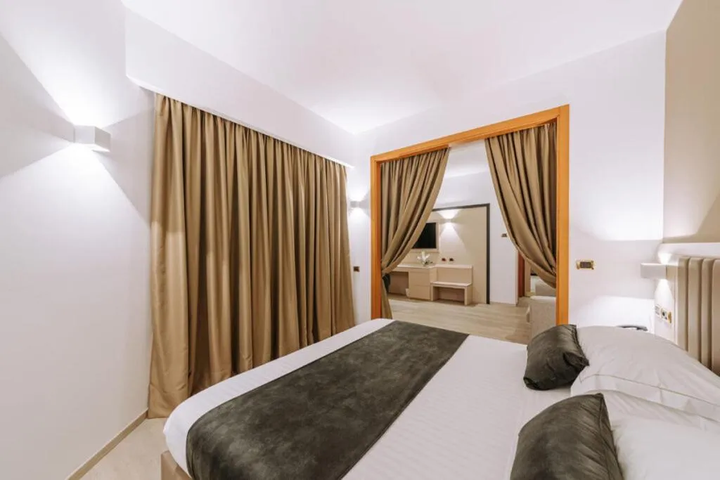 Bedroom, Bed in Grand Hotel la Chiusa di Chietri