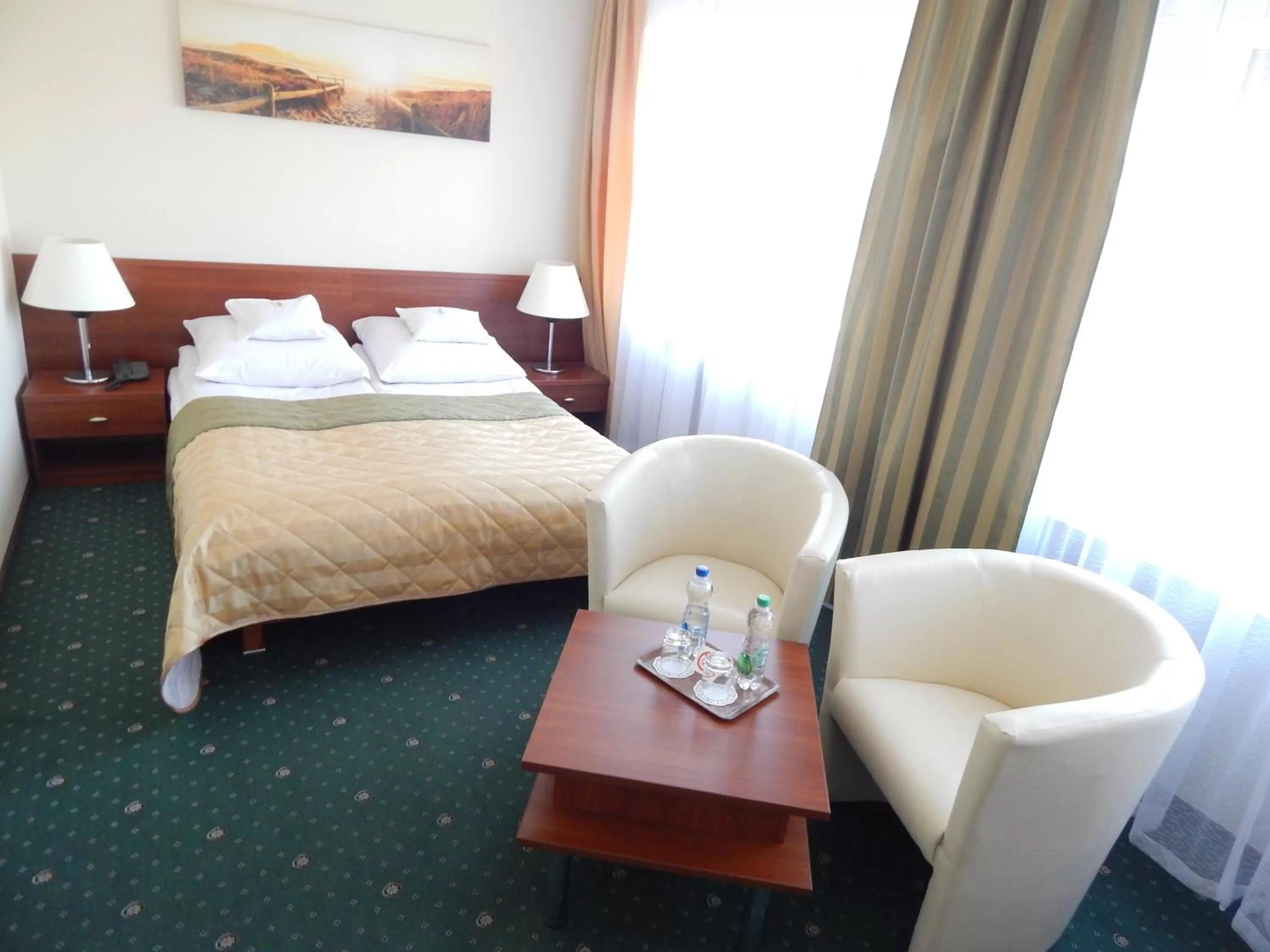 Bed in Hotel Gromada Pila