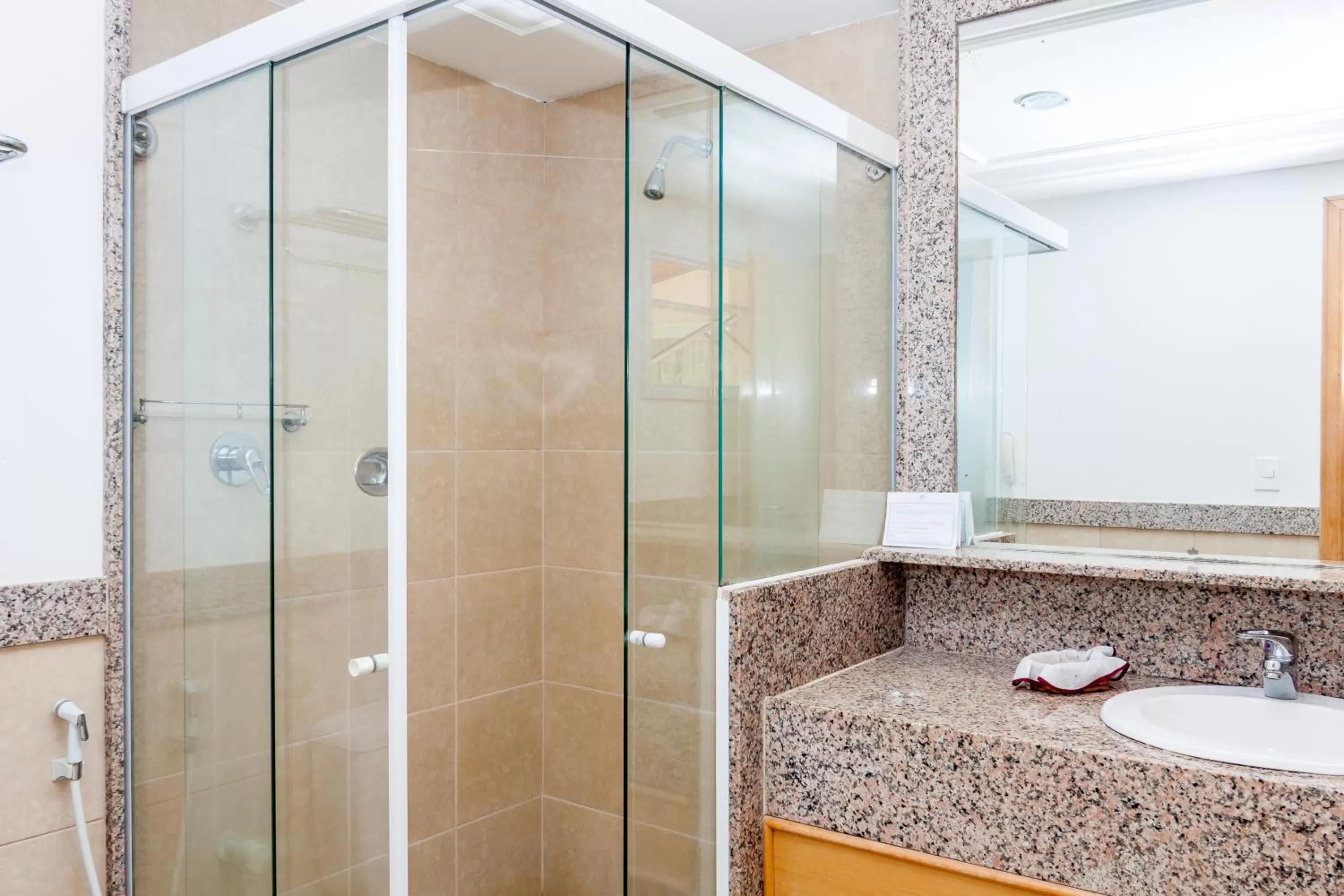 Bathroom in Hotel Atlântico Búzios Convention