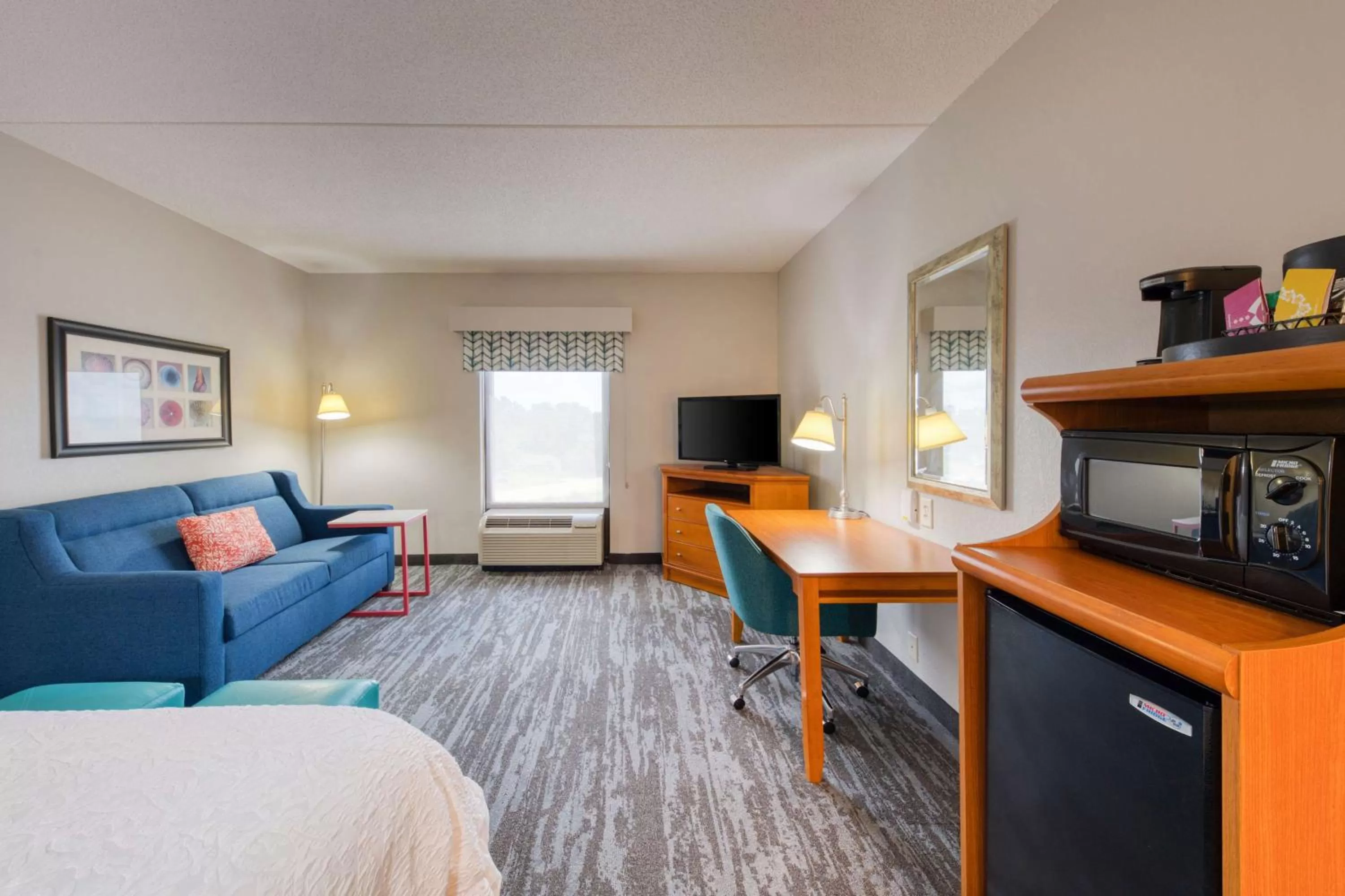 Bedroom in Hampton Inn Wilmington University Area