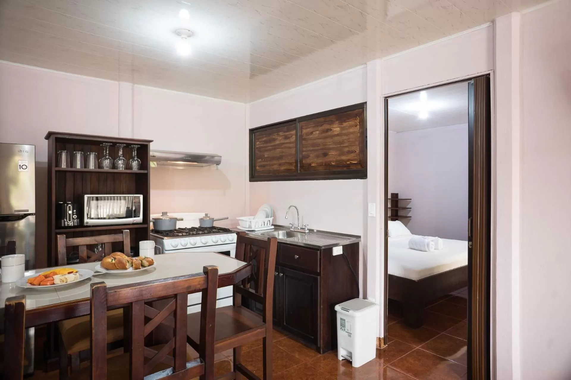 kitchen, Bed in Cabañas del Rio