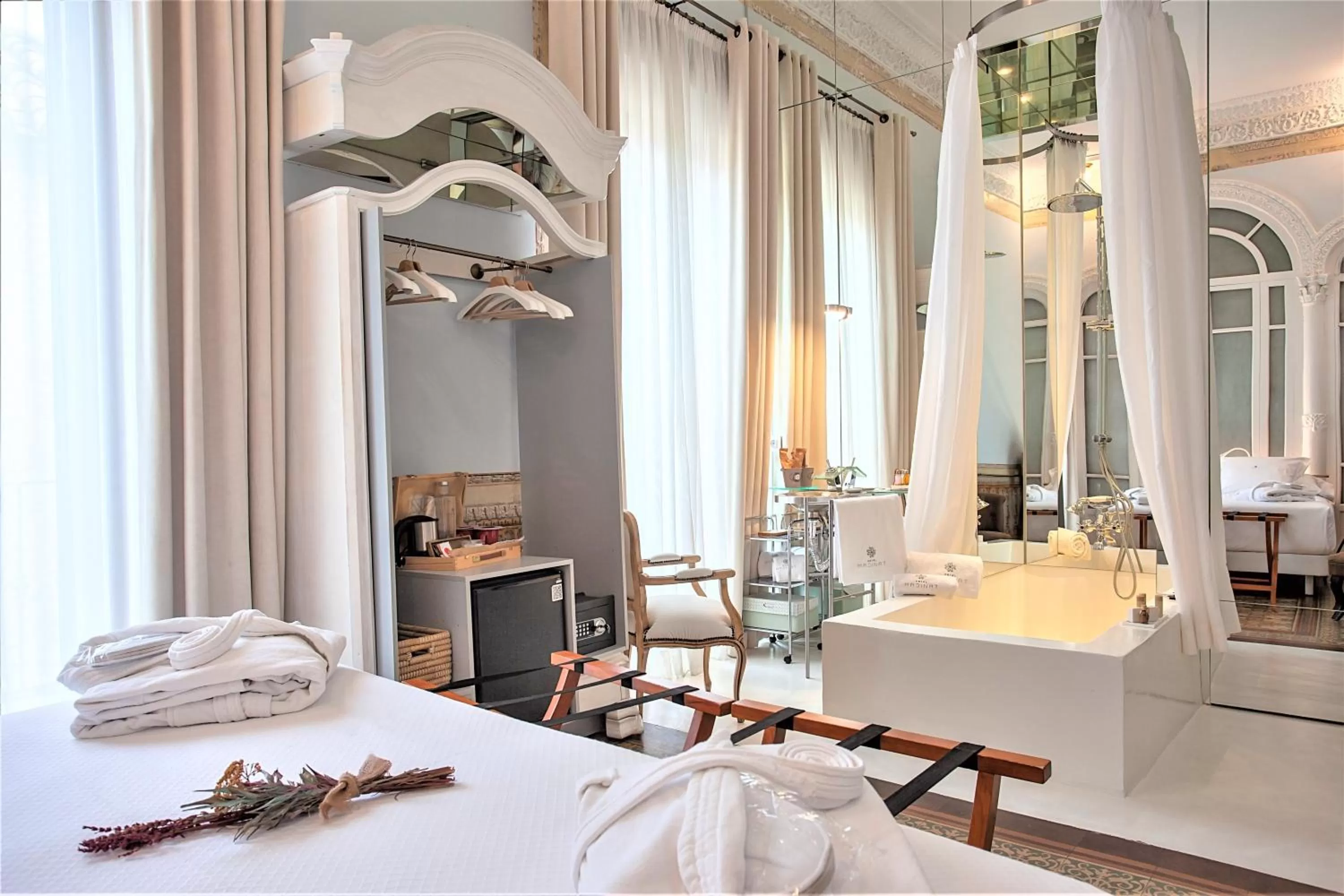 Photo of the whole room, Bed in Hotel Madinat