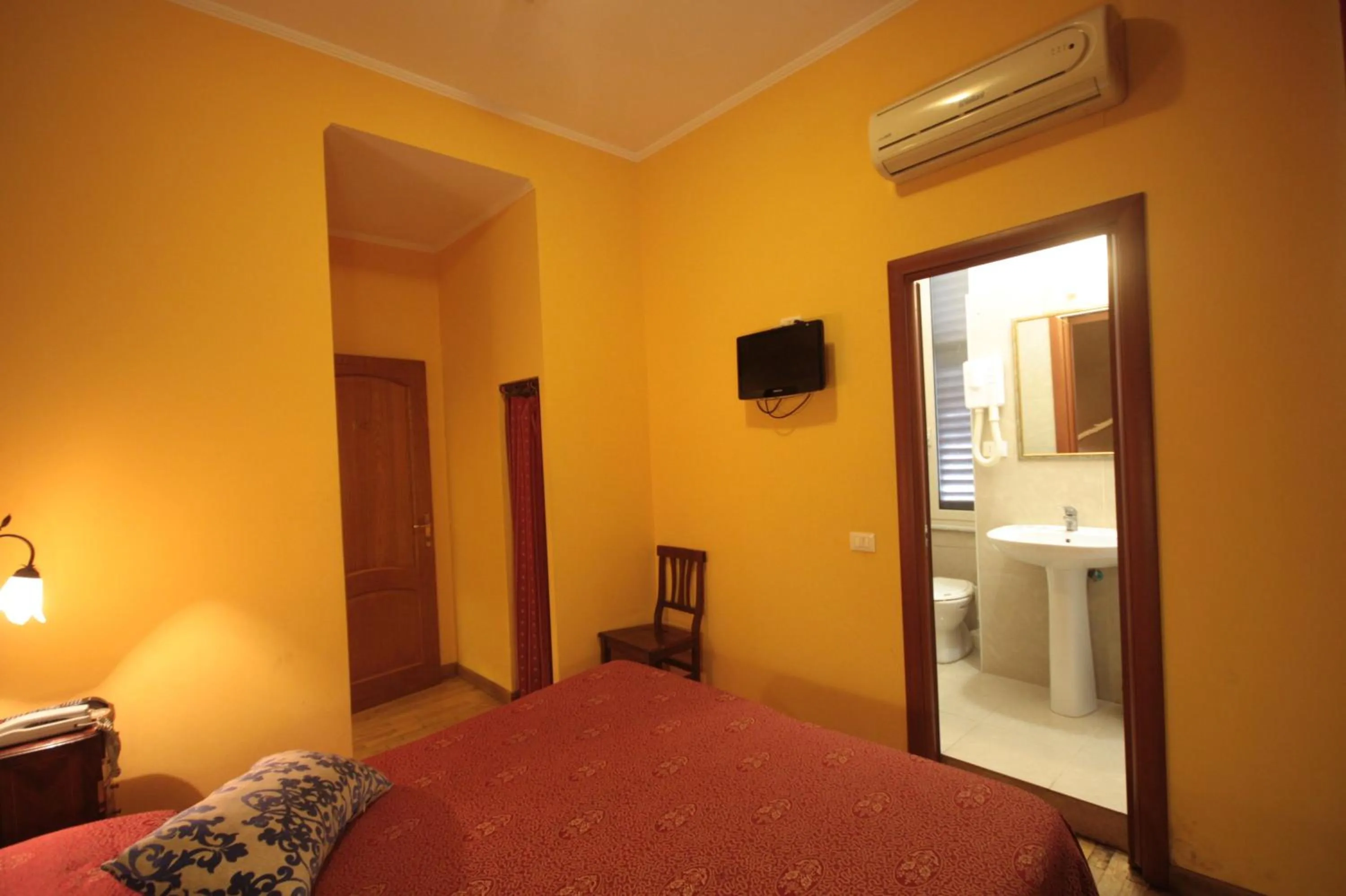 Bed in Hotel Termini