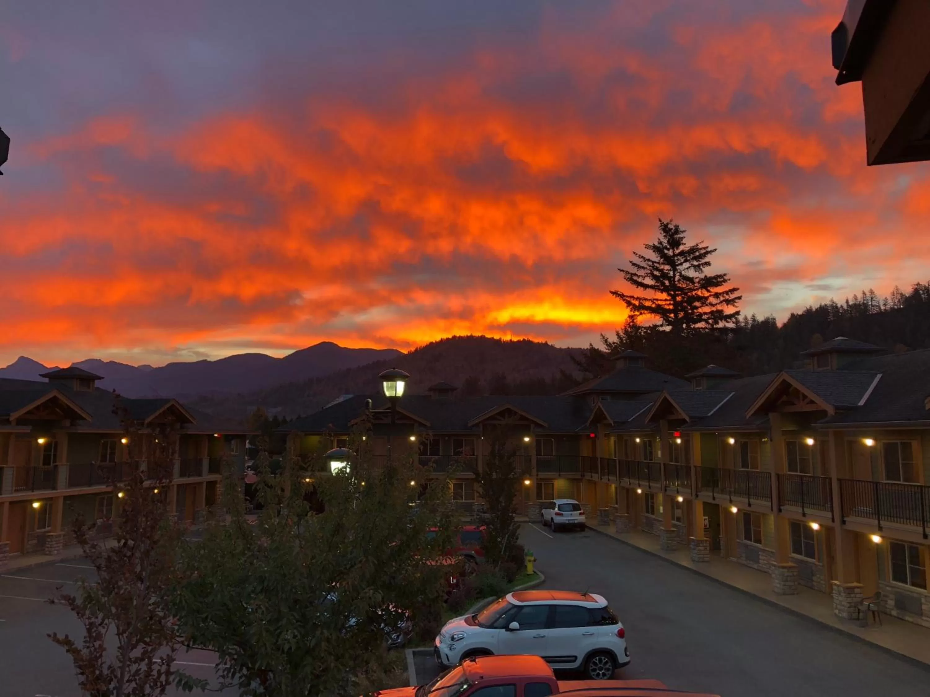 Sunrise in Vedder River Inn