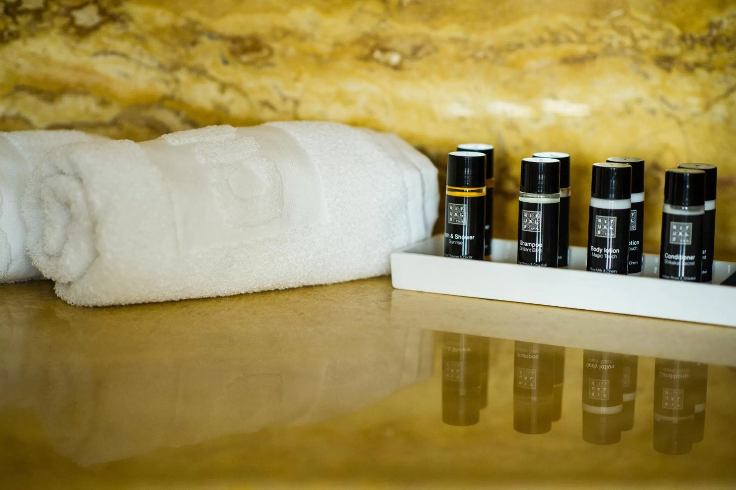 Bathroom, Bed in City Hotel Mostar