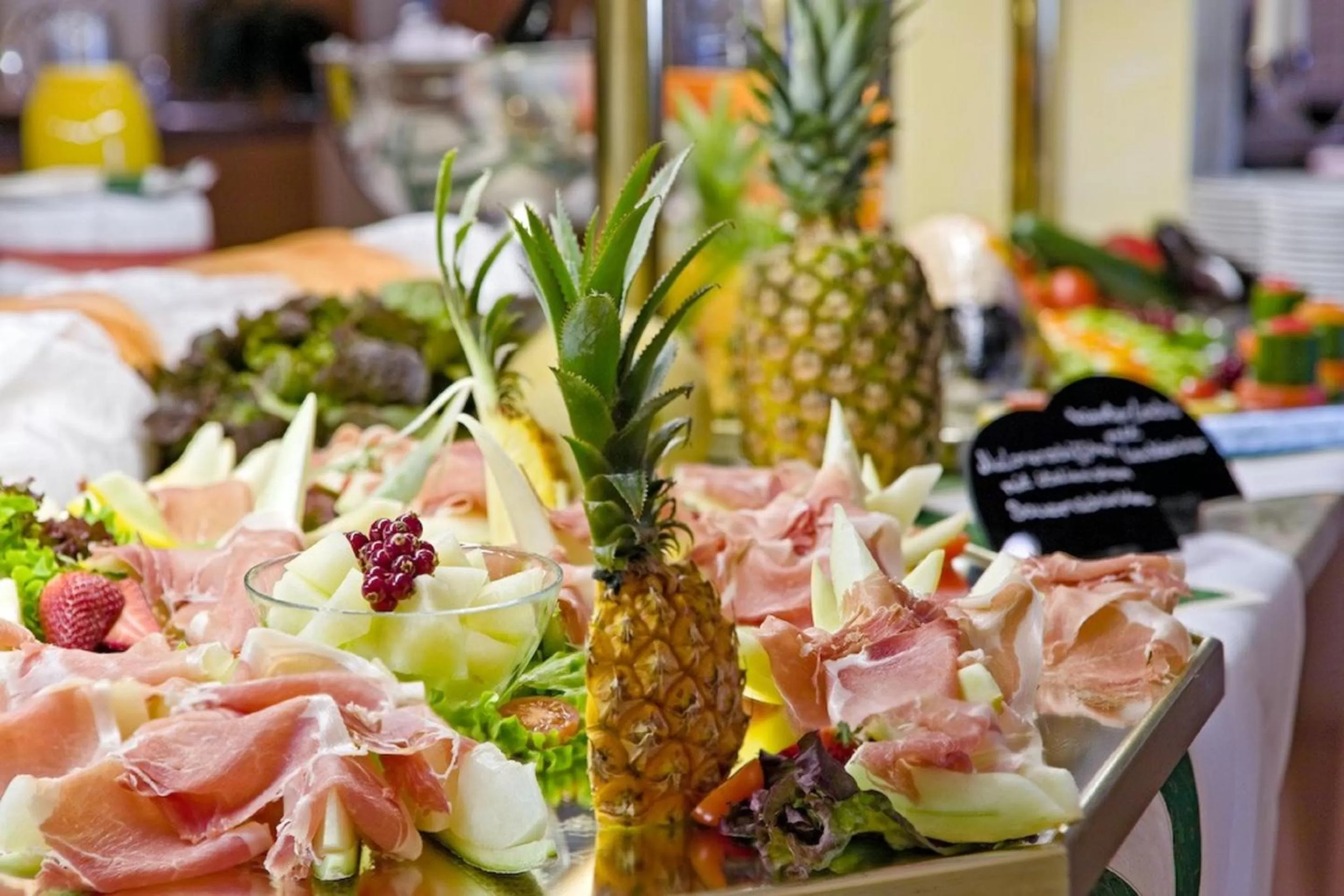 Food and drinks in Art Hotel Superior