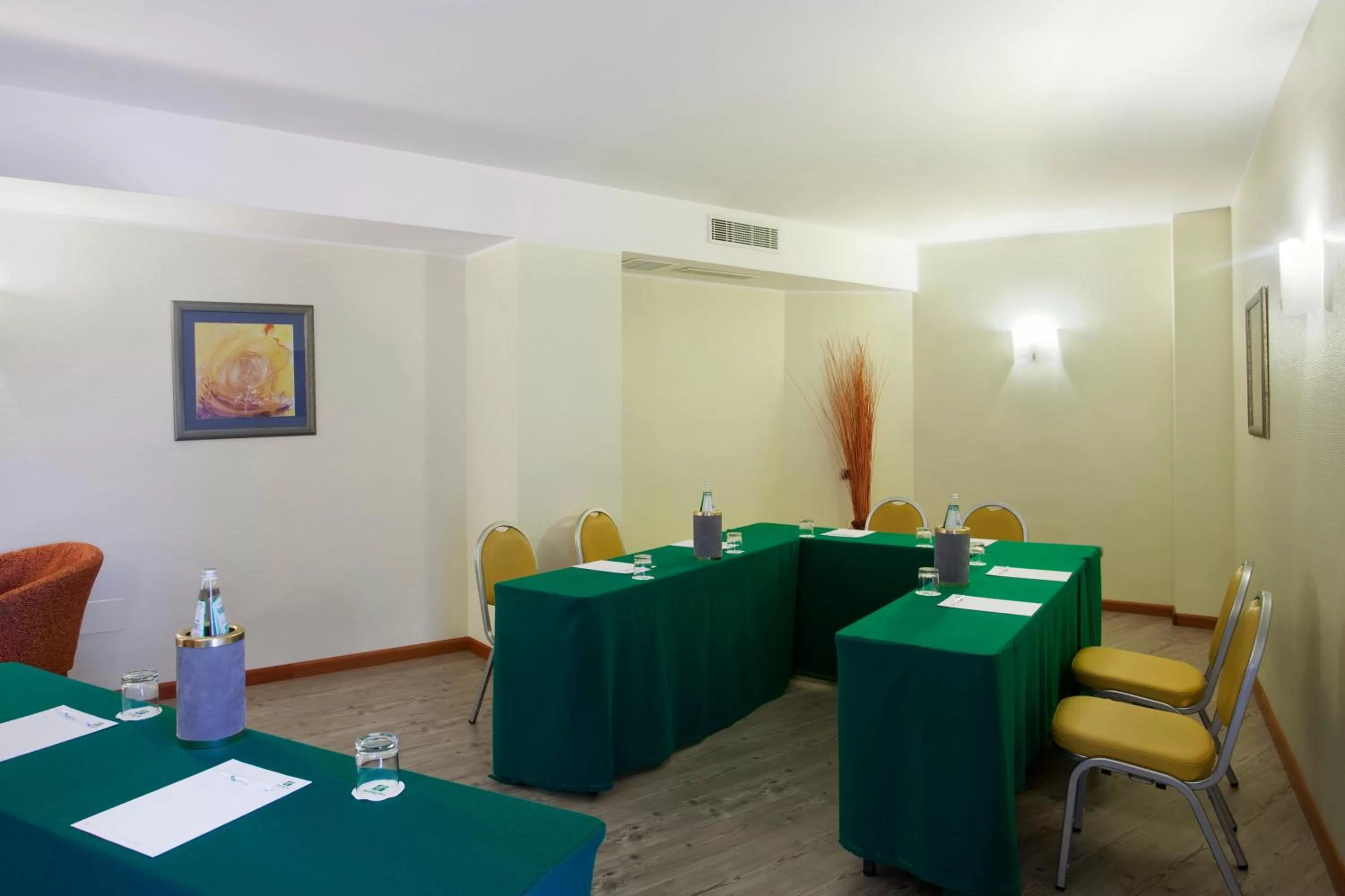 Meeting/conference room in Holiday Inn Cagliari by IHG