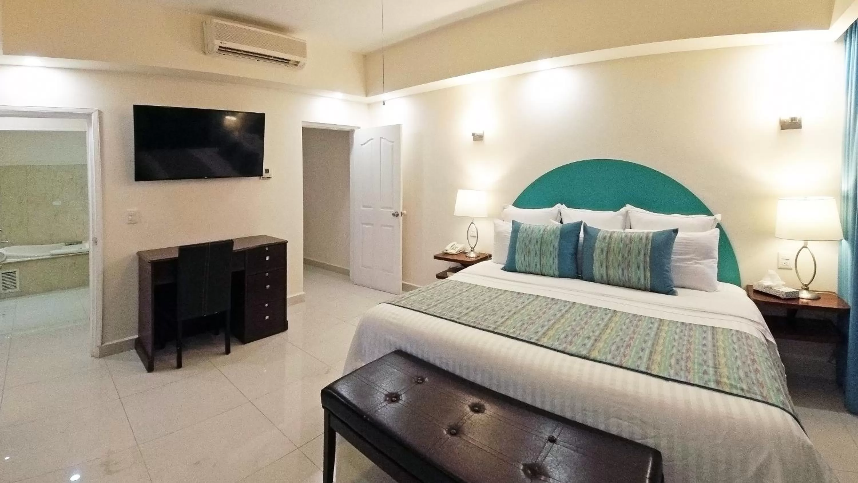 Photo of the whole room, Bed in The Westmarine Waterfront Hotel