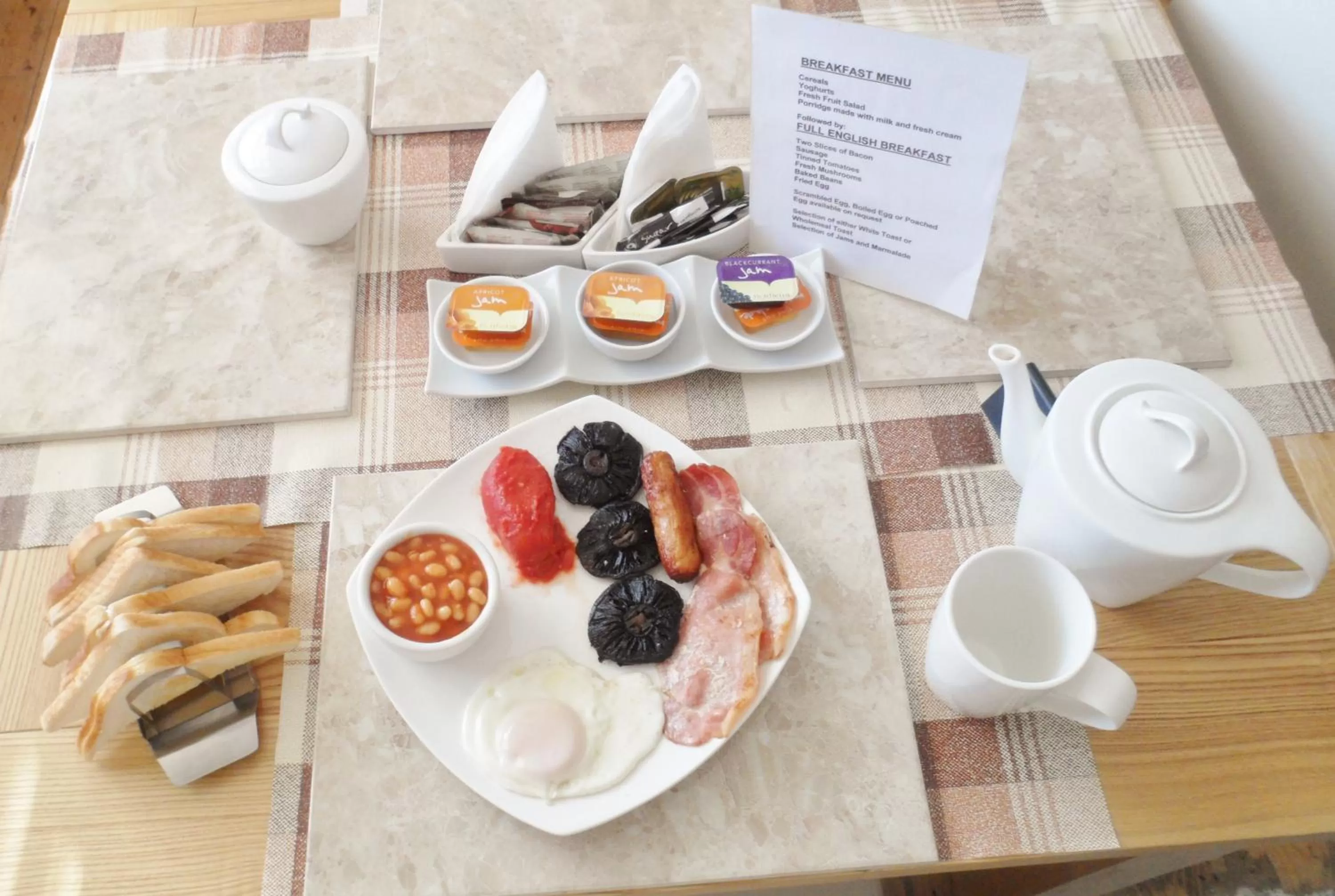 Restaurant/places to eat in Admiral Guest House