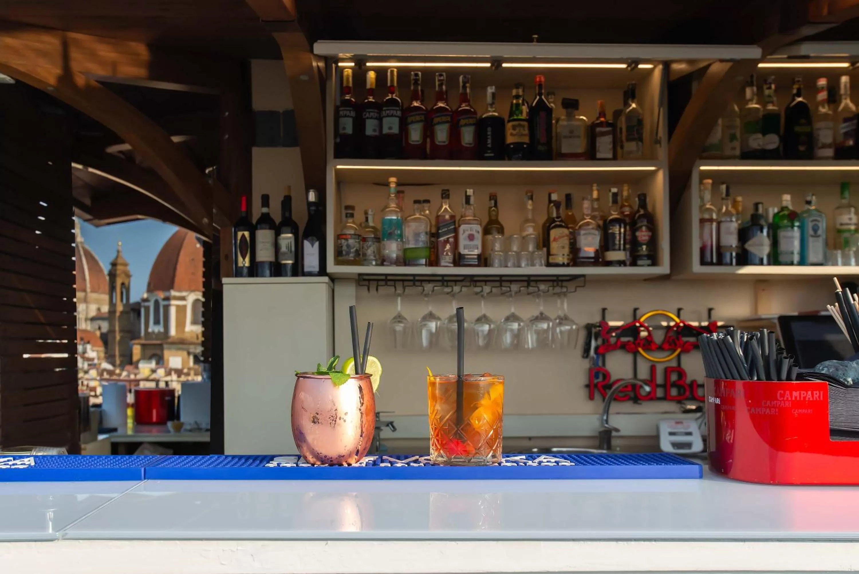 Restaurant/places to eat in Hotel Machiavelli Palace