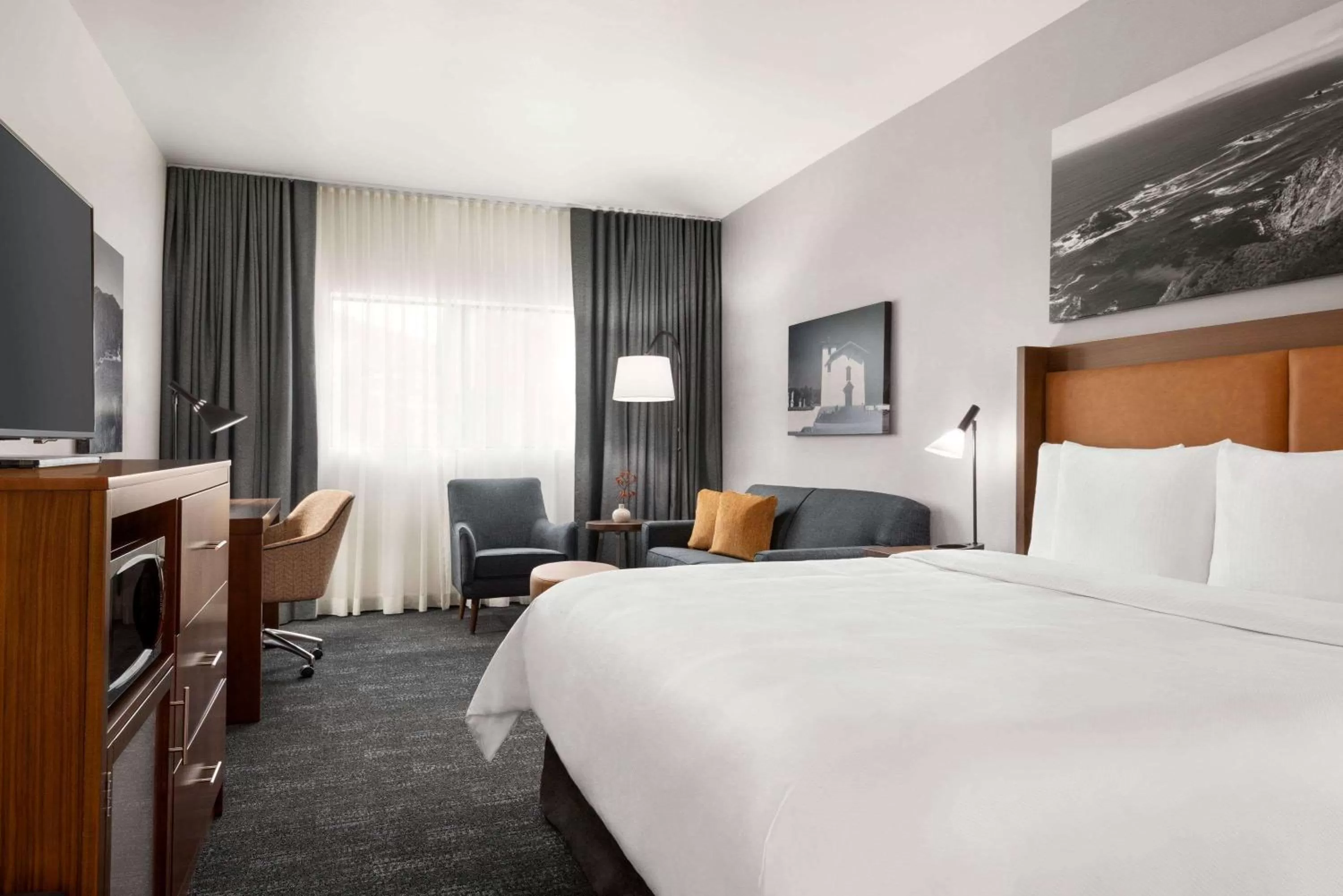 Photo of the whole room, Bed in La Quinta by Wyndham San Luis Obispo