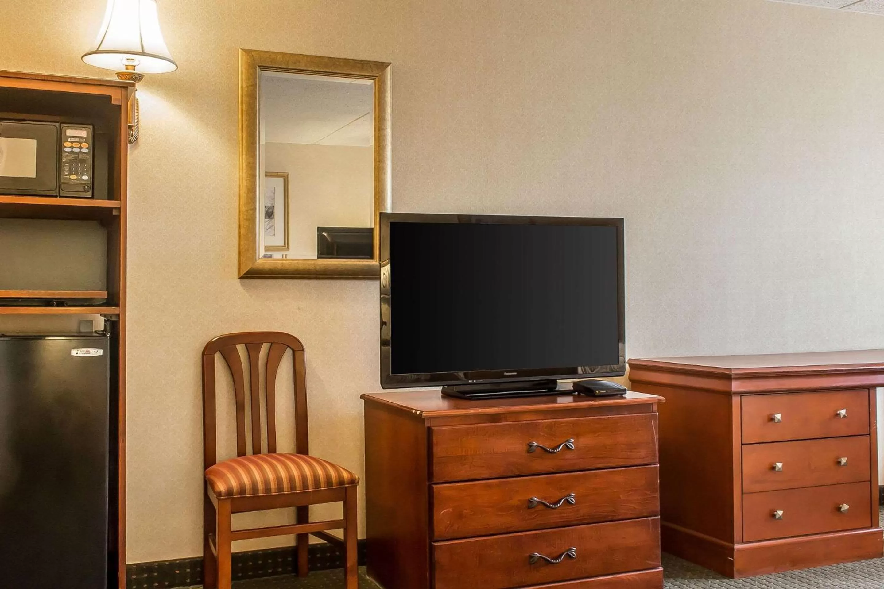 Bedroom in Quality Inn Hackettstown - Long Valley