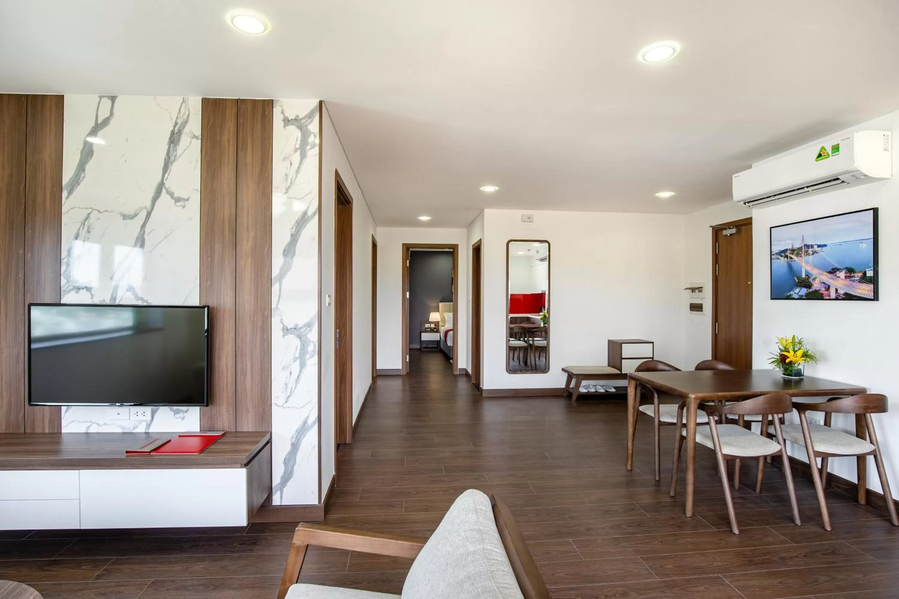 Living room in Ramada Hotel & Suites by Wyndham Halong Bay View