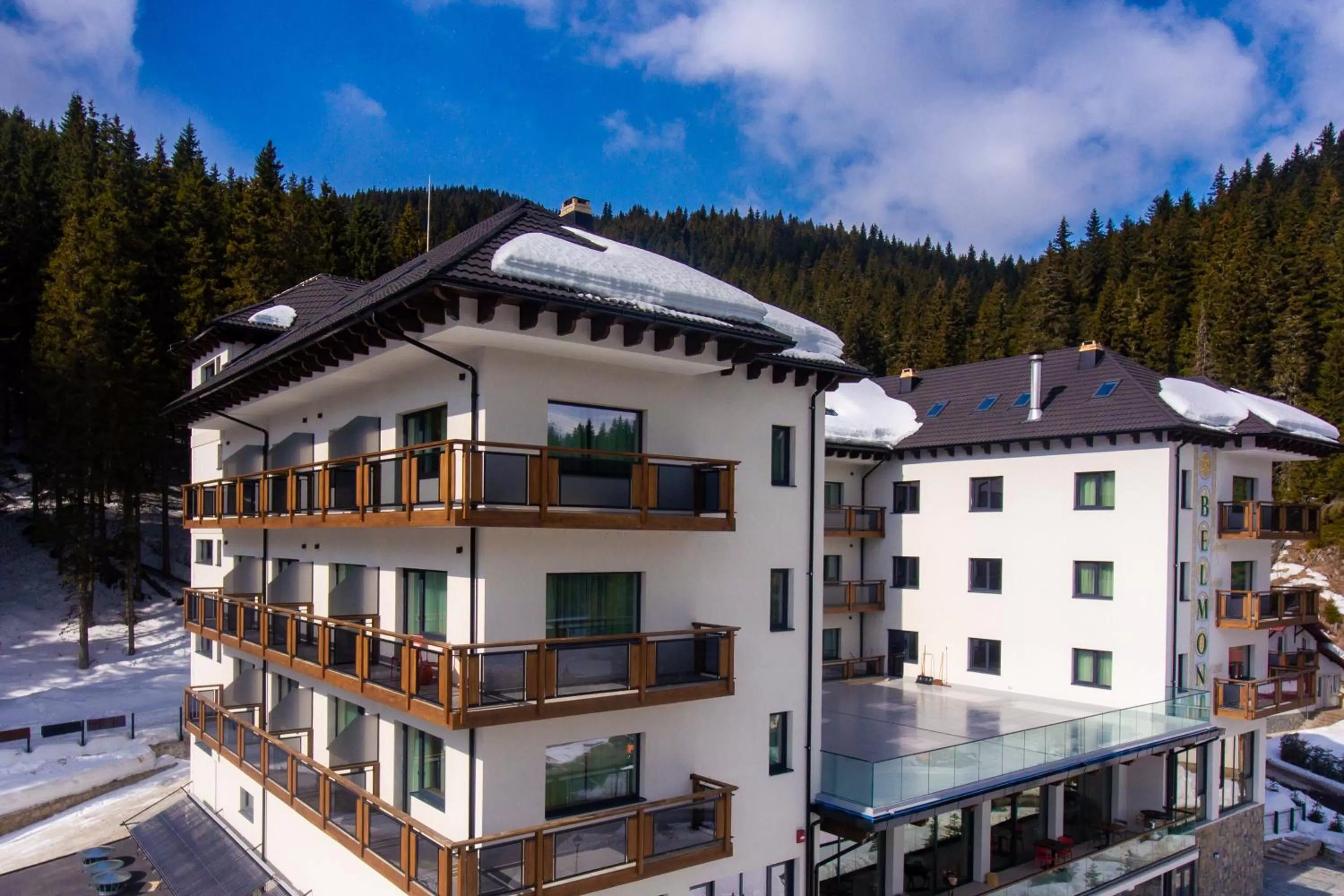 Property Building in Hotel Belmont