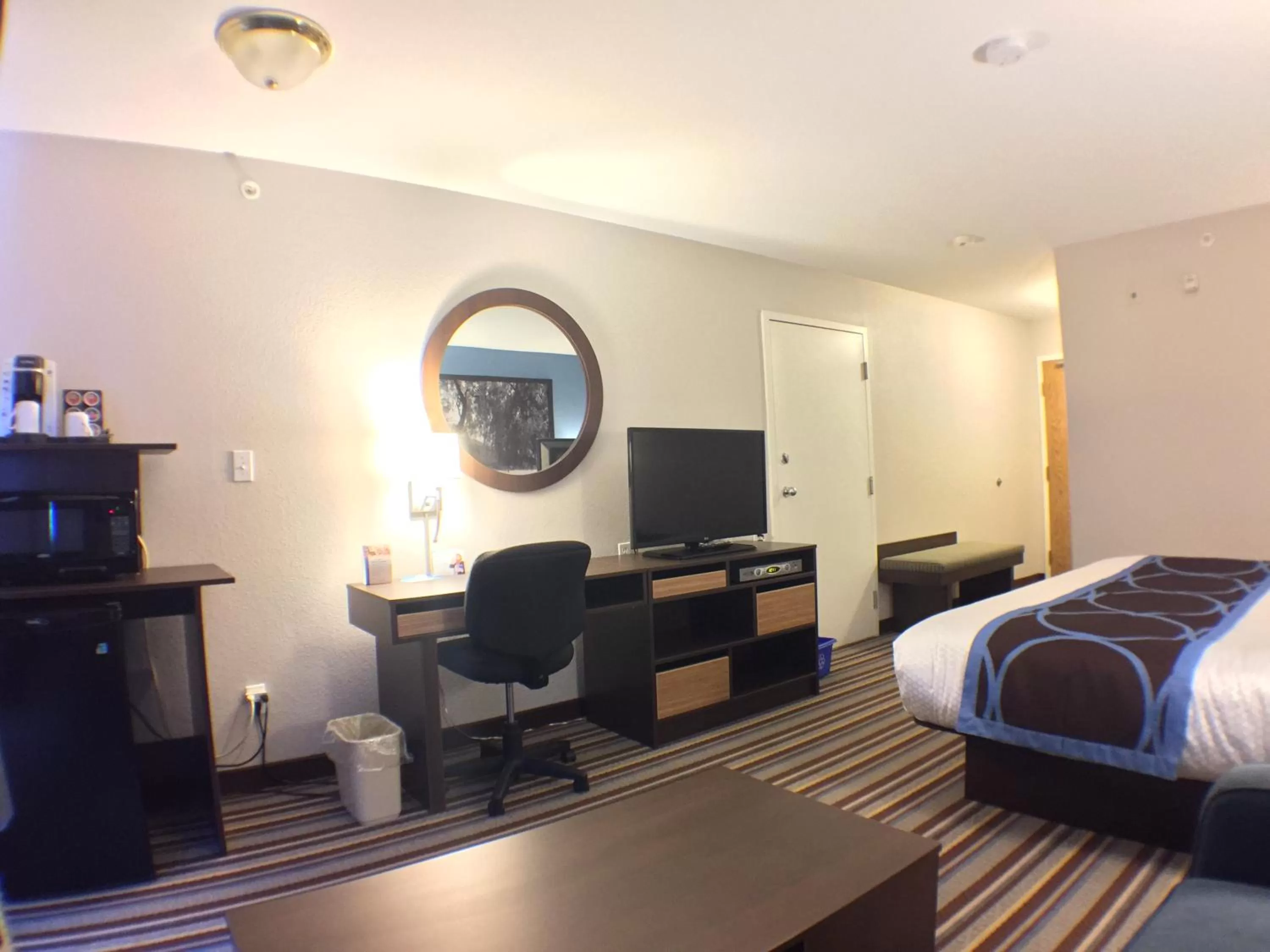 Bed in Super 8 by Wyndham Fort Frances