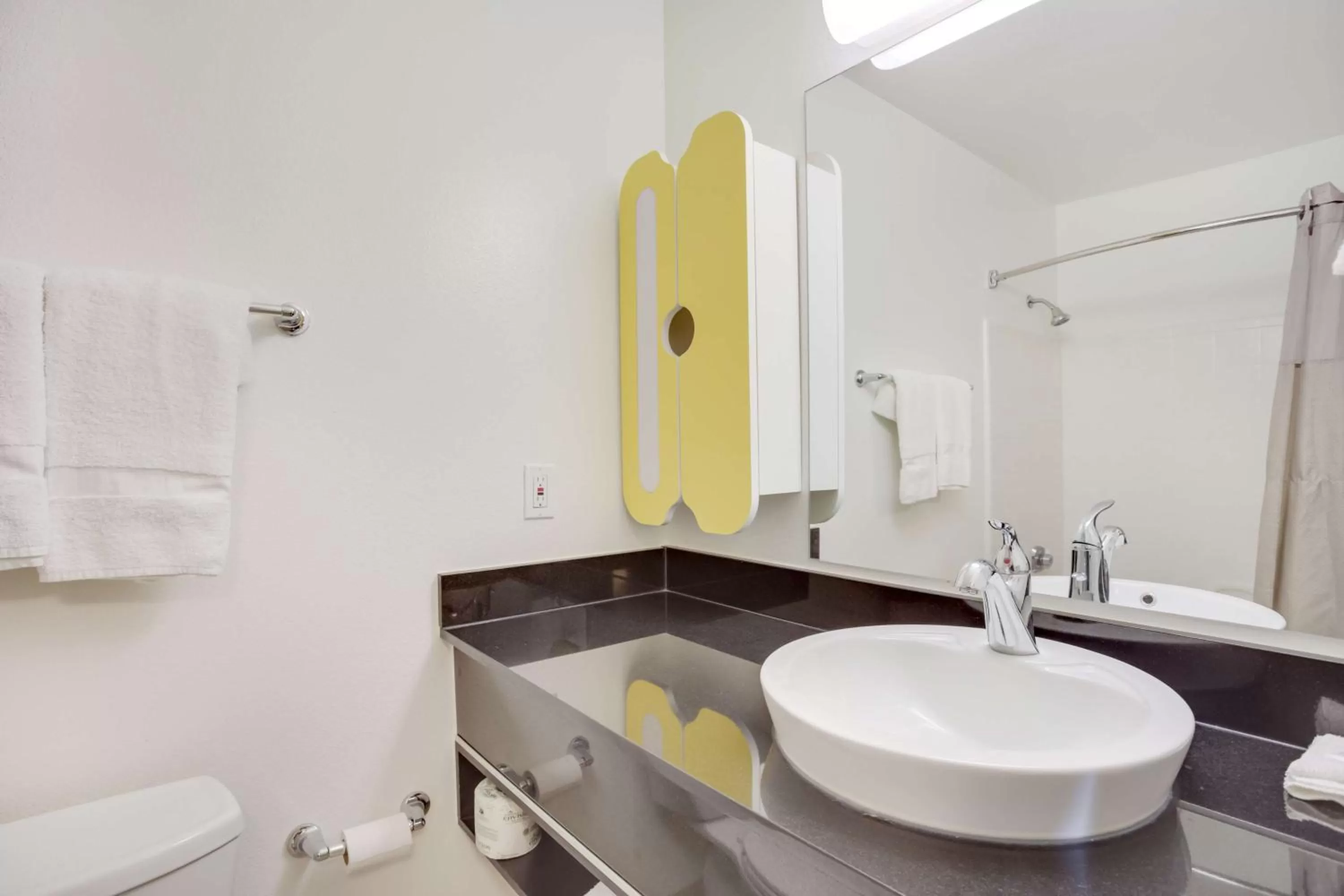 Shower in Studio 6-Stafford, TX - Houston - Sugarland