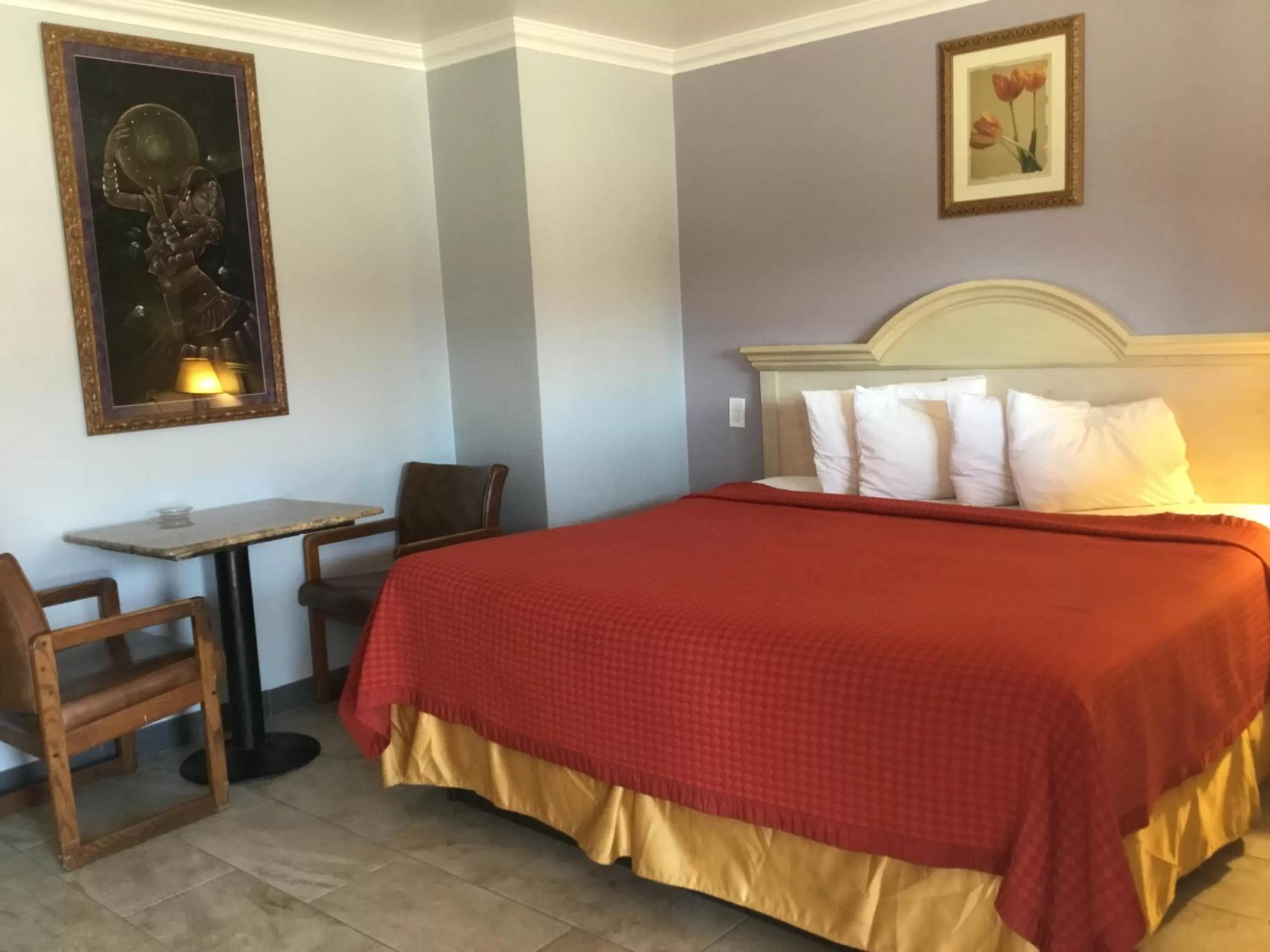 Bedroom, Bed in Budget Inn Plainview