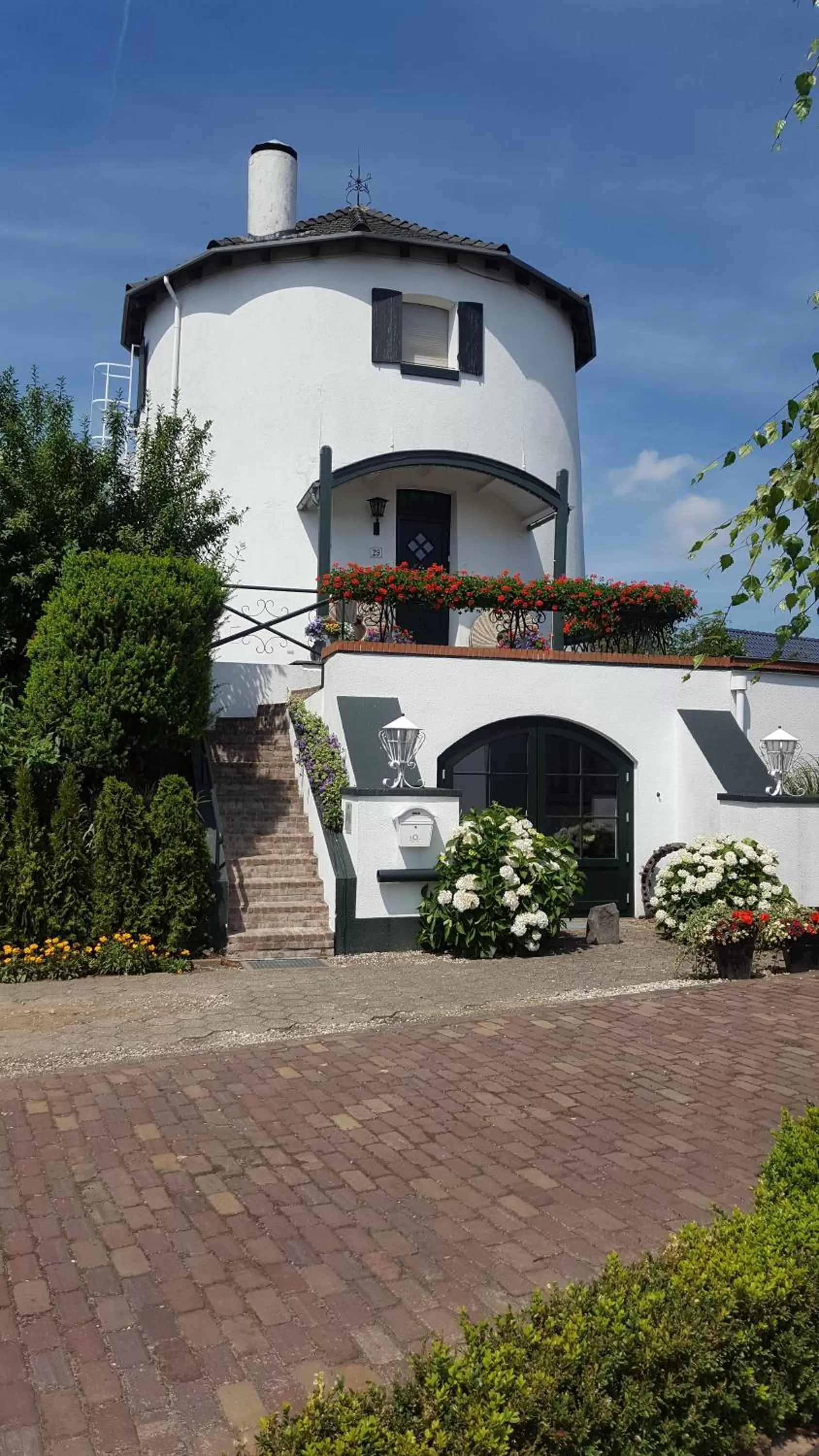 Facade/entrance in De Witte Molen Kranenburg