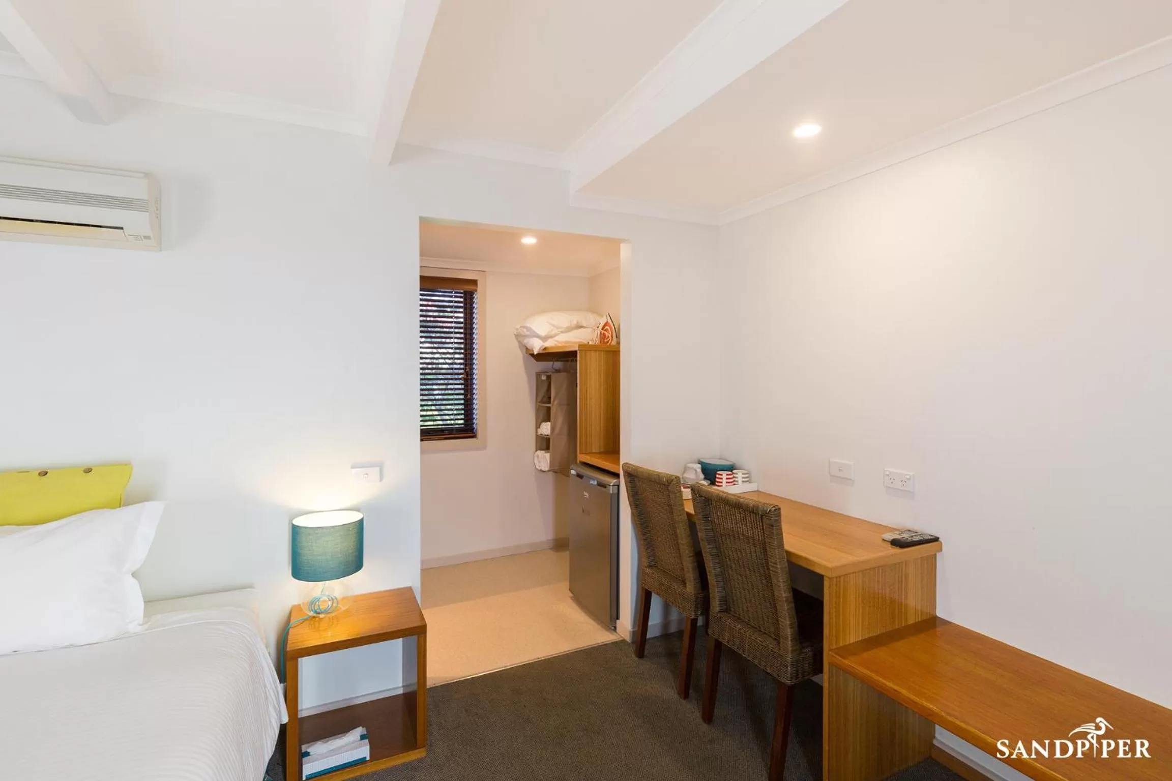 Decorative detail, Bed in Sandpiper Motel Apollo Bay