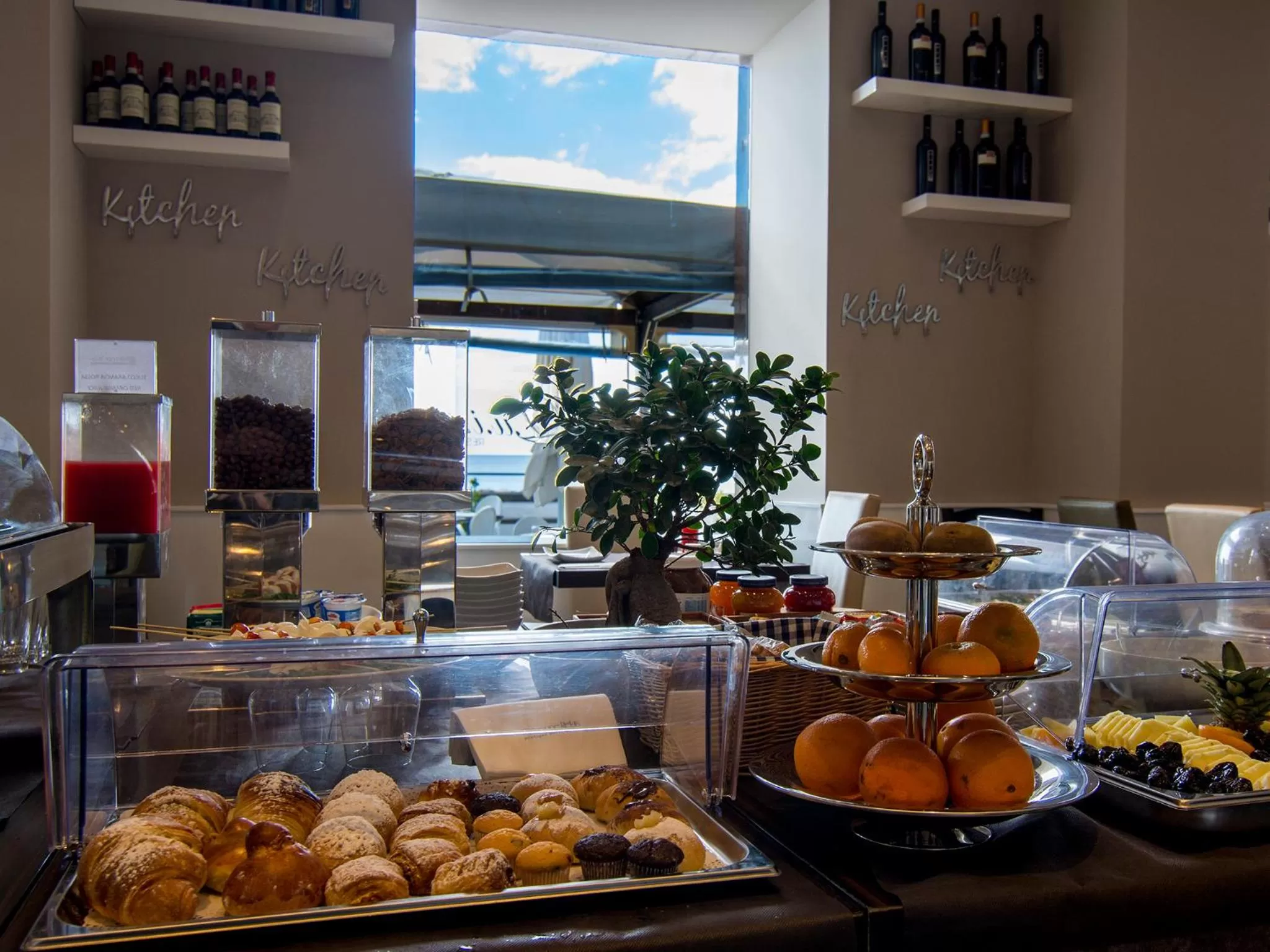 Restaurant/places to eat in Partenope Relais