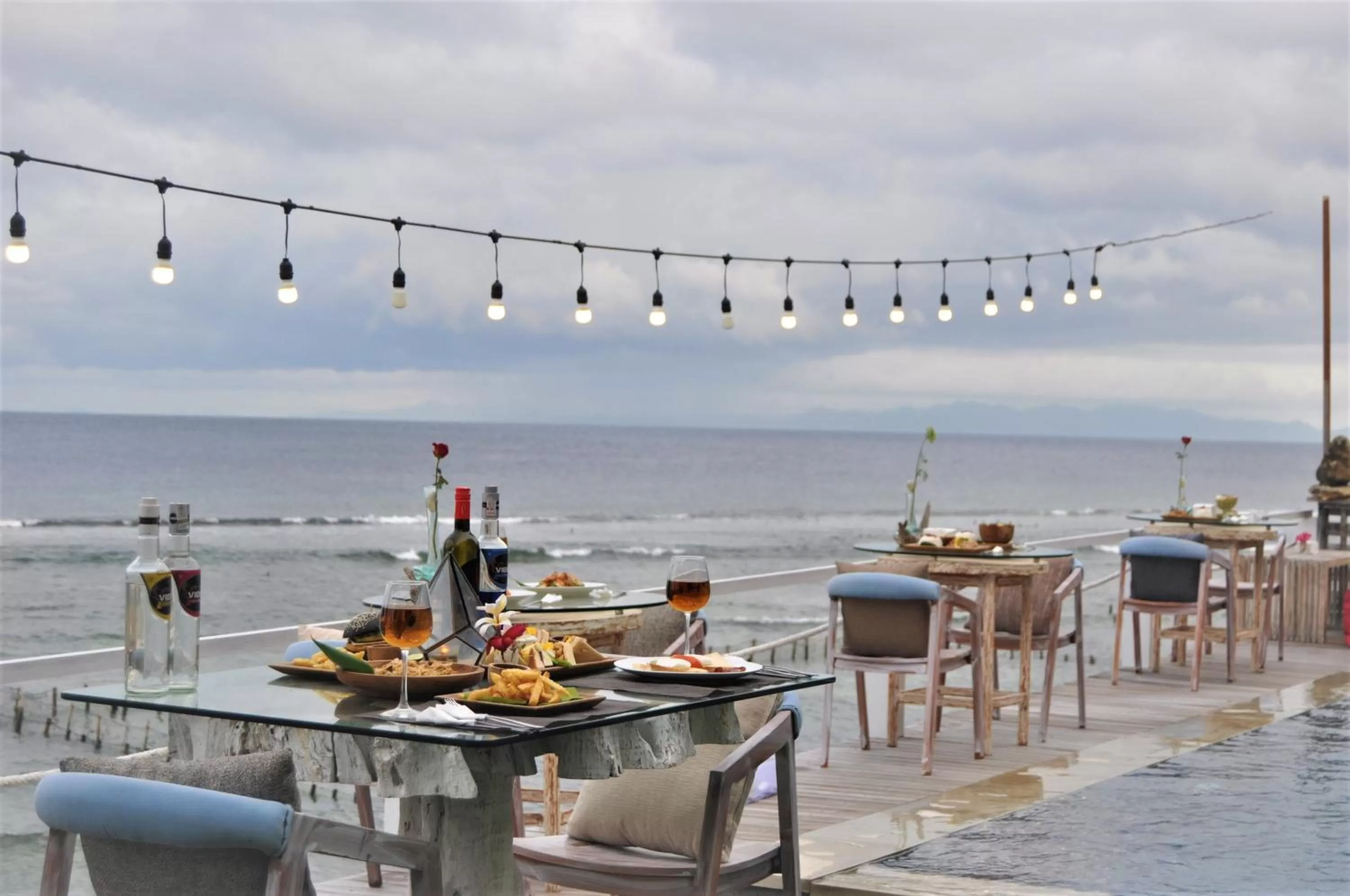 Restaurant/places to eat in SUITE OCEAN BLUE