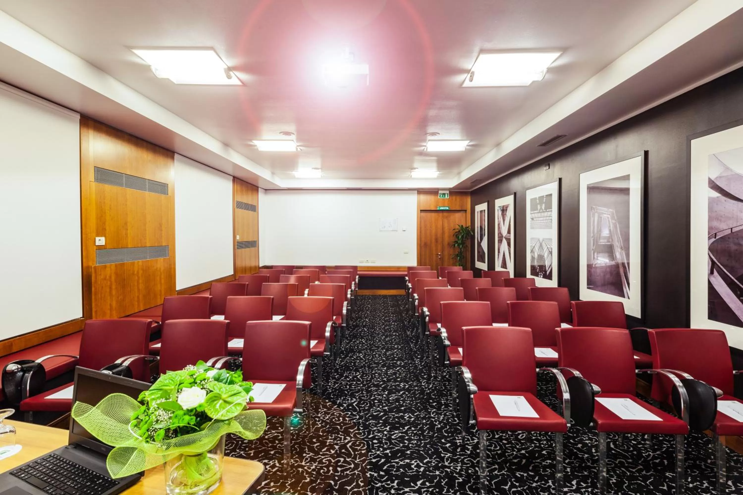 Meeting/conference room in Holiday Inn Milan Garibaldi Station by IHG