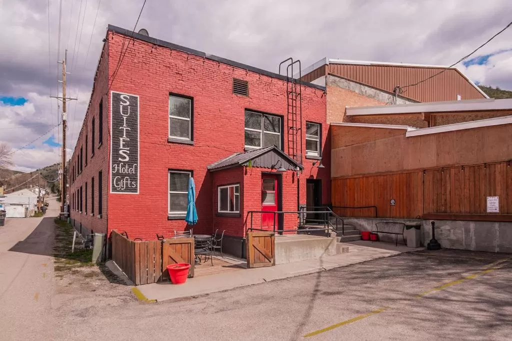 Facade/entrance, Property Building in Suites of Lava Hot Springs