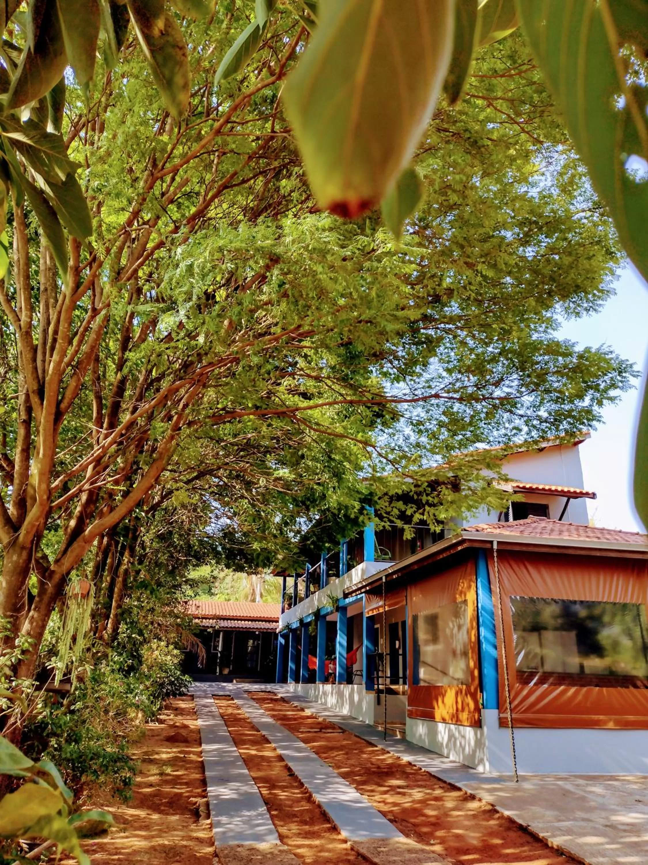 Property building in Suits - Canto do sabia