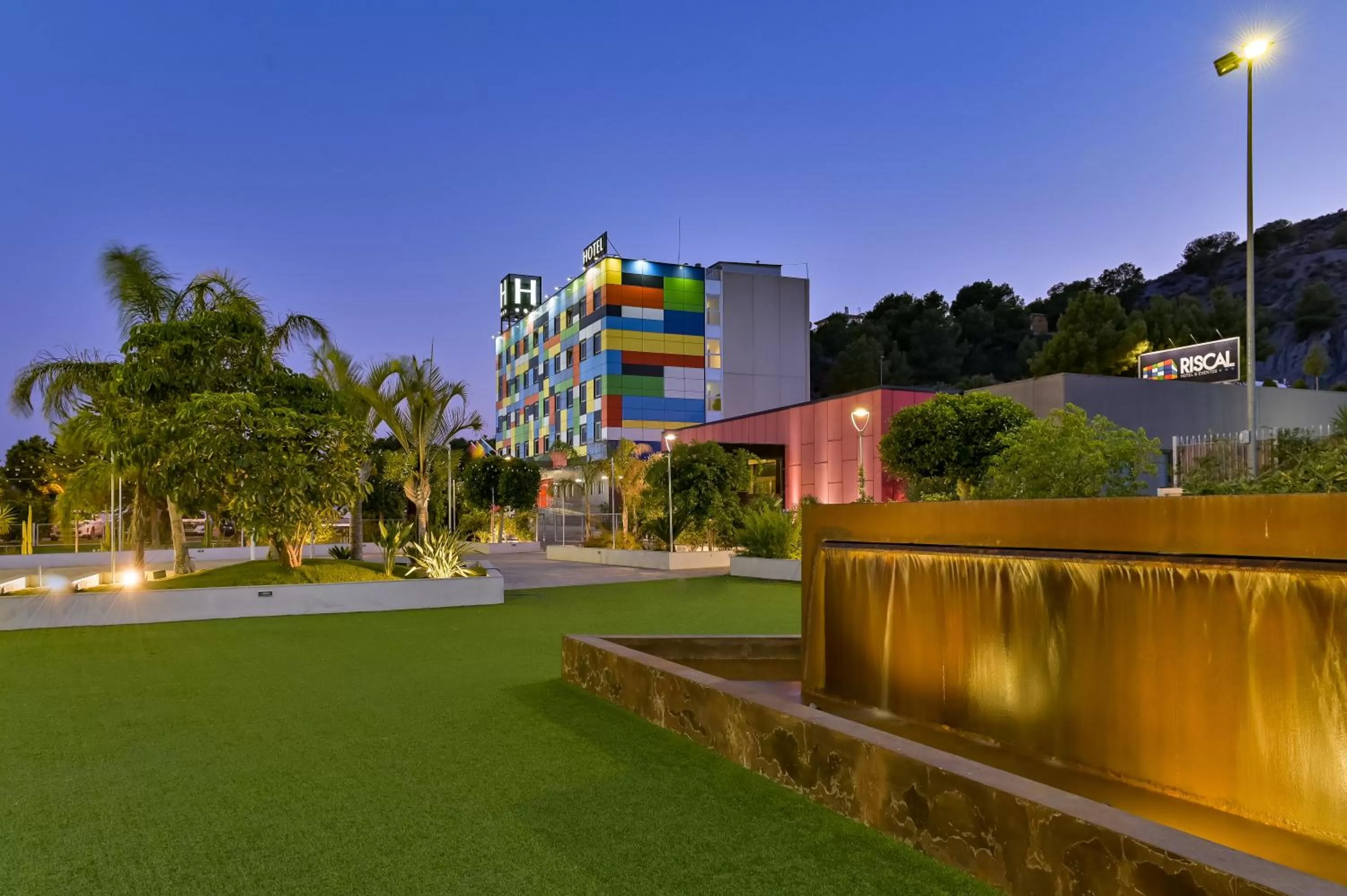 Property building in Sercotel Riscal