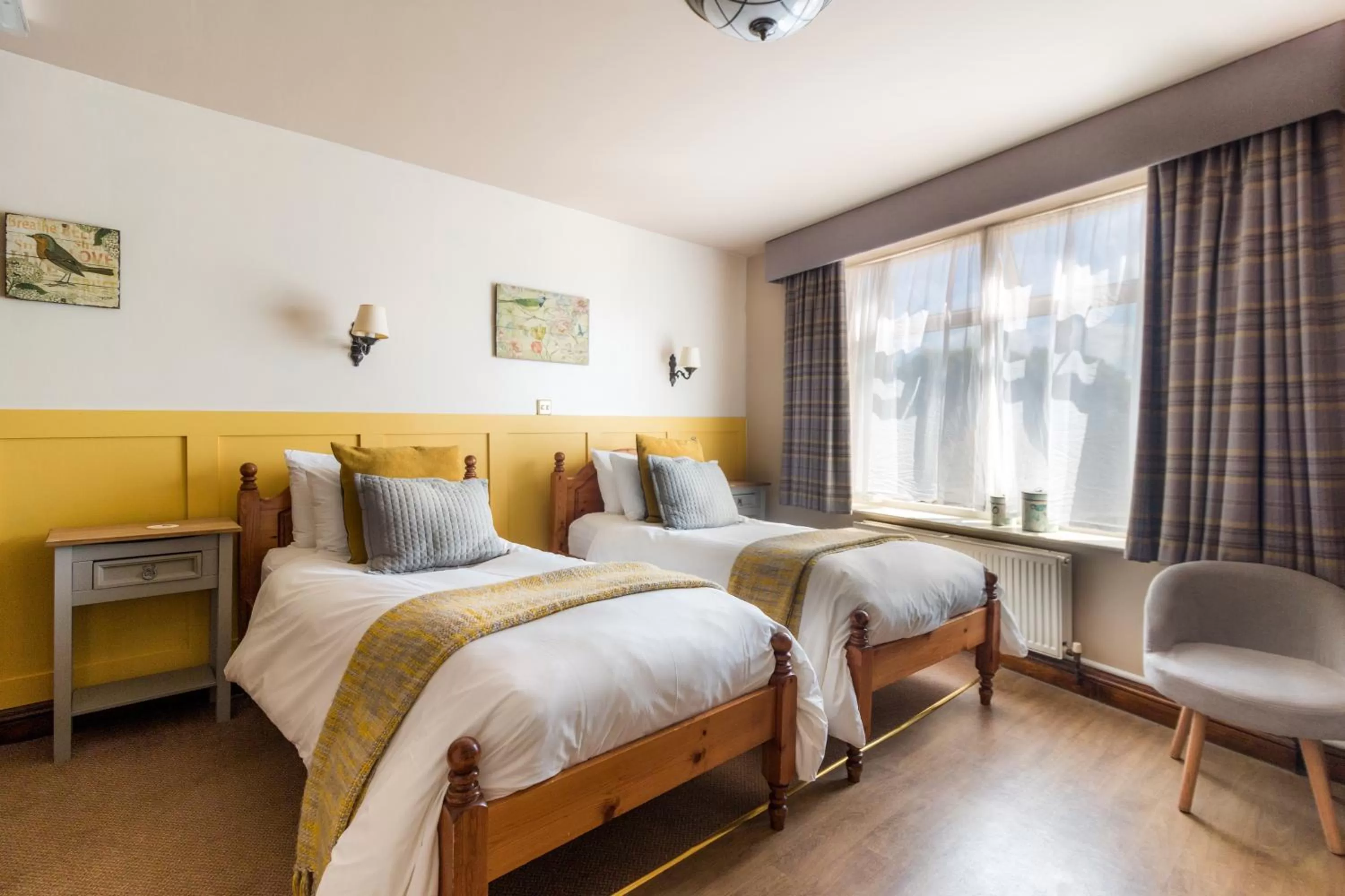 Bed in The Fleece Inn