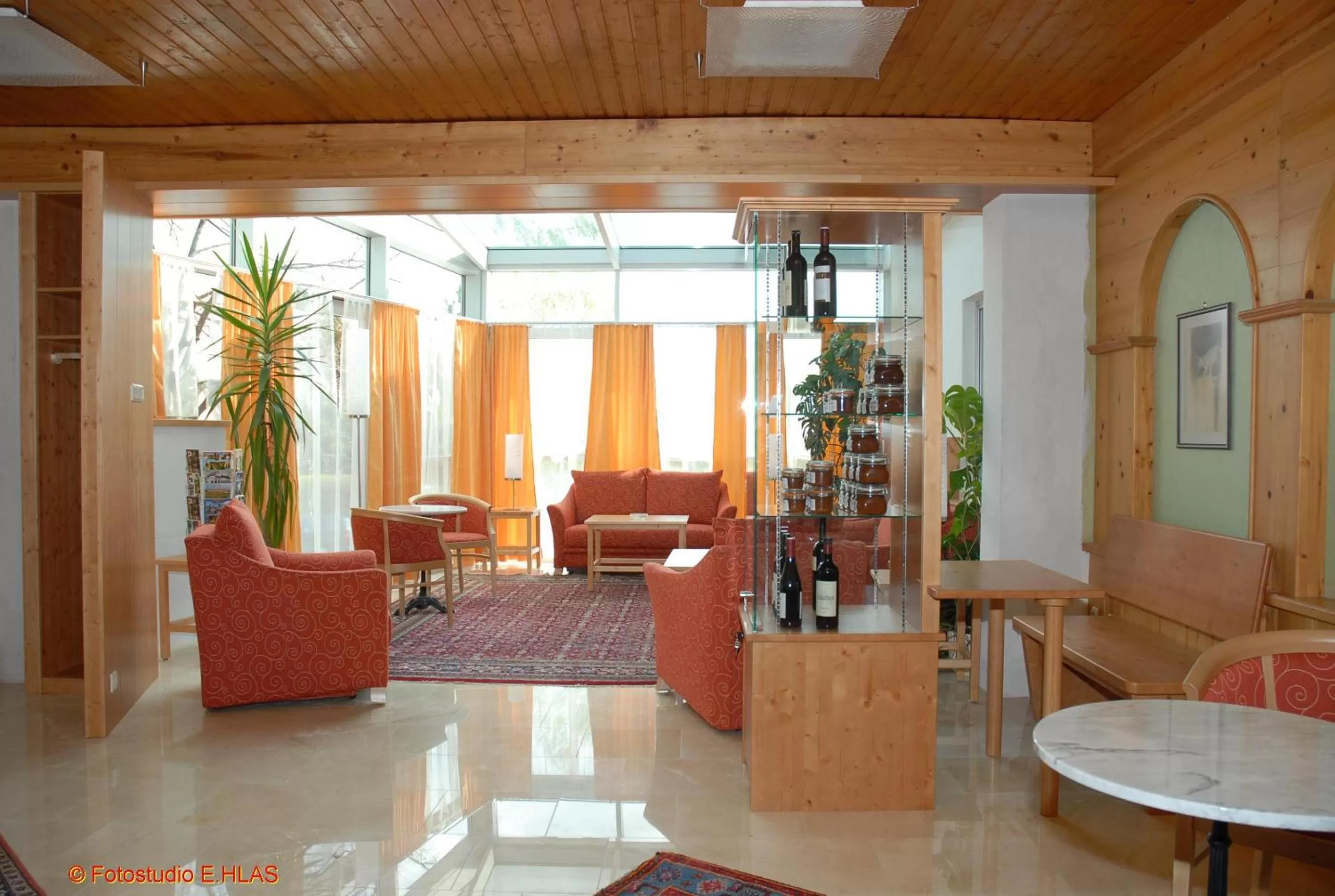 Lobby or reception in Gastwirtschaft & Hotel Holzinger