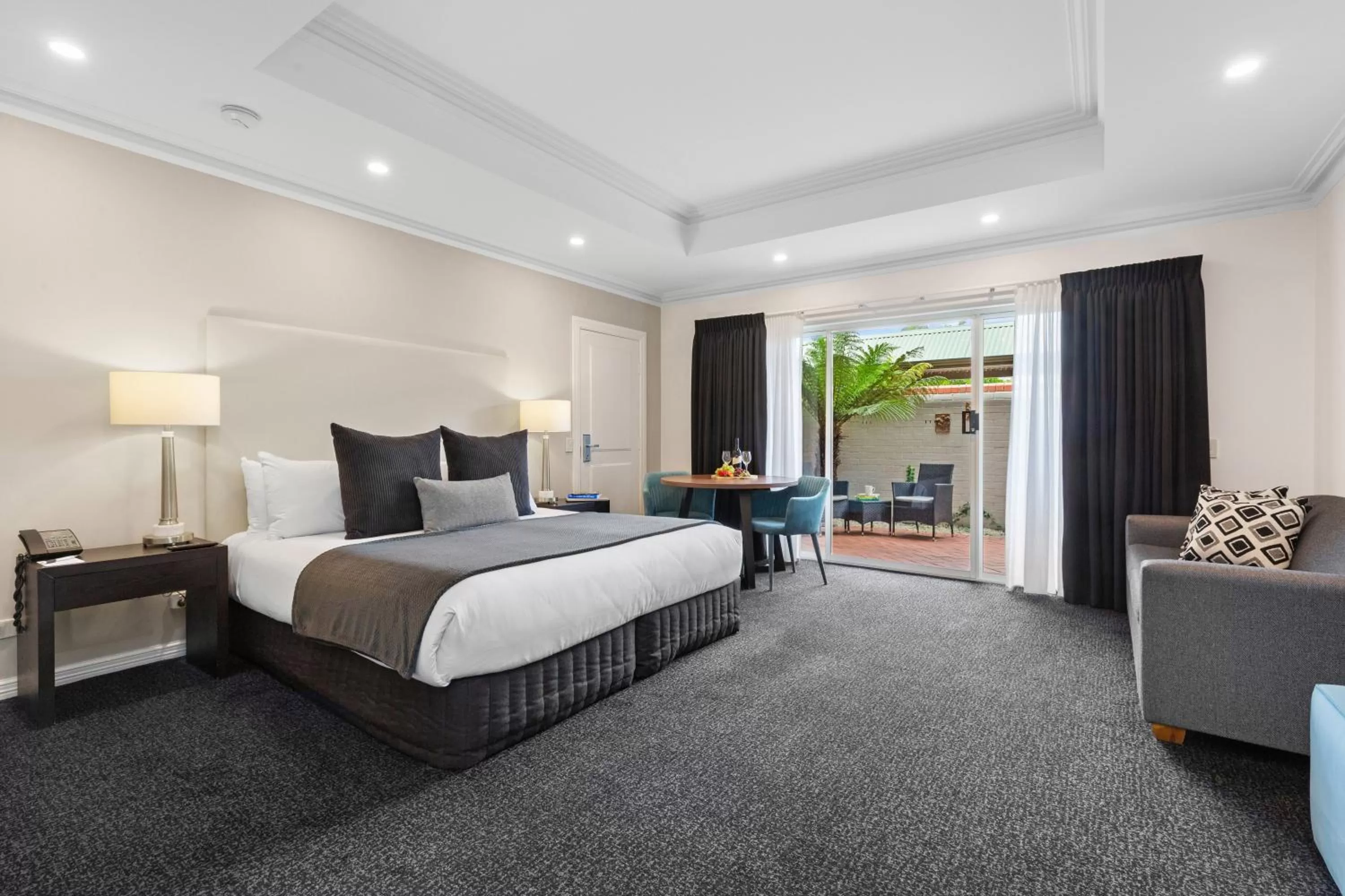 Photo of the whole room, Bed in All Seasons Resort Hotel Bendigo